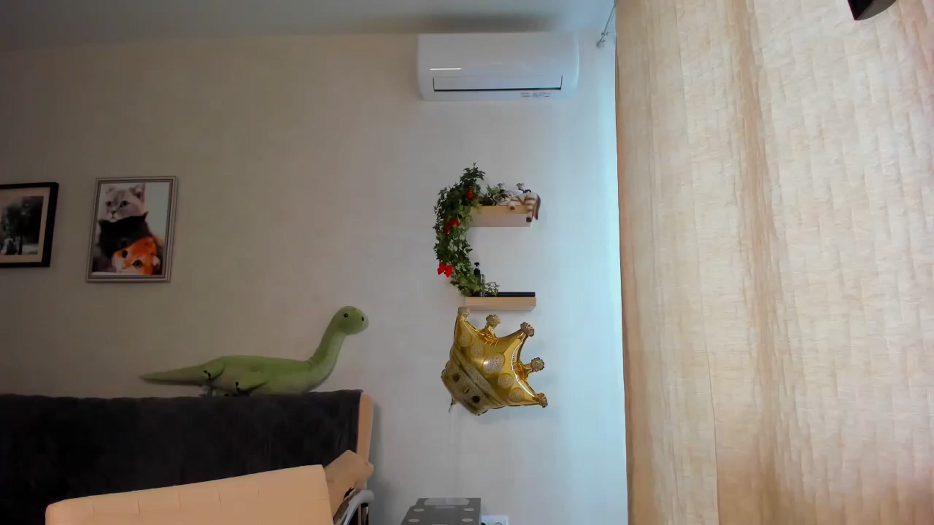 Gallery image thumbnail from WaveOfLove's myfreecams stream on, 05/13/2025, 11:41 image 6 of 20