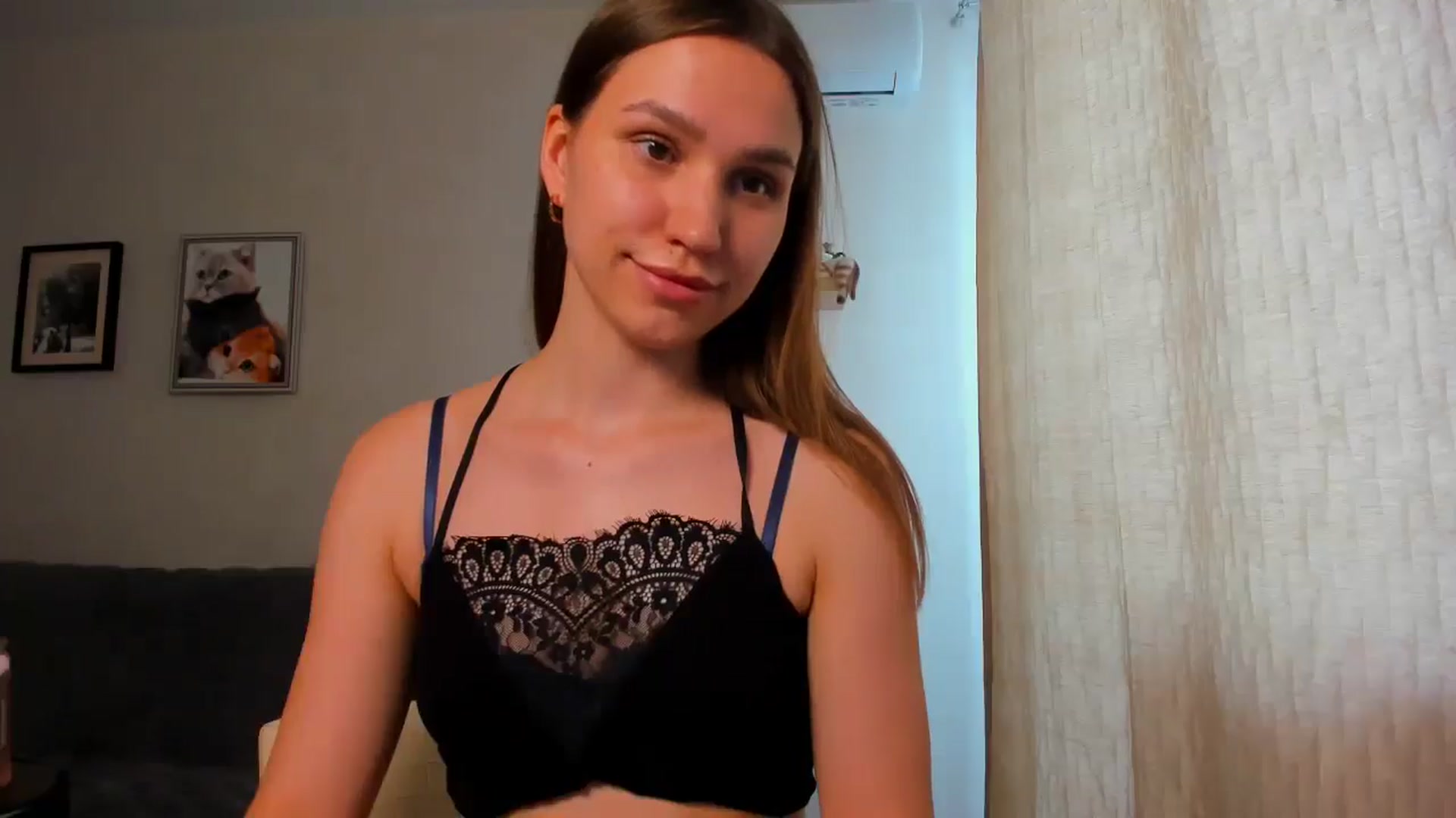 Gallery image thumbnail from WaveOfLove's myfreecams stream on, 05/16/2025, 11:17 image 20 of 20