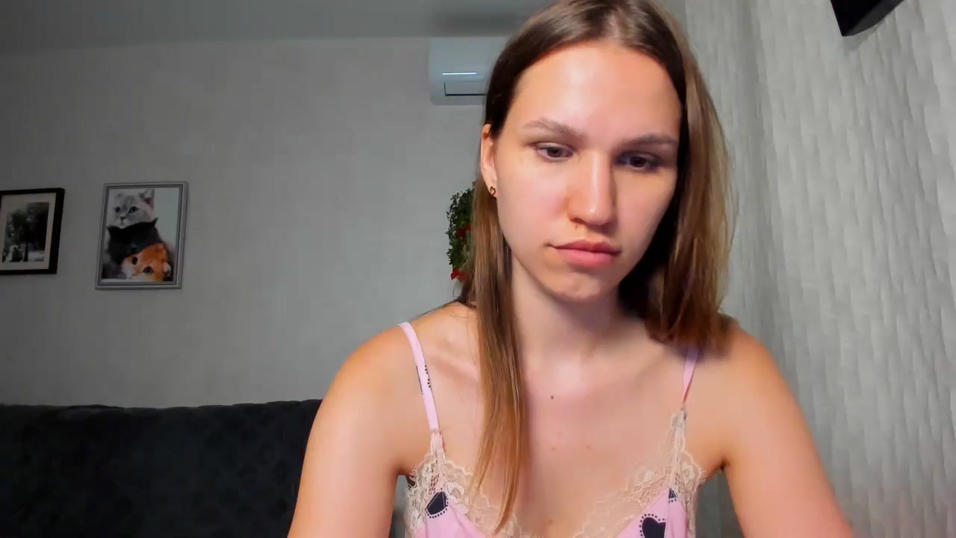 Gallery image thumbnail from WaveOfLove's myfreecams stream on, 06/04/2025, 12:44 image 9 of 20