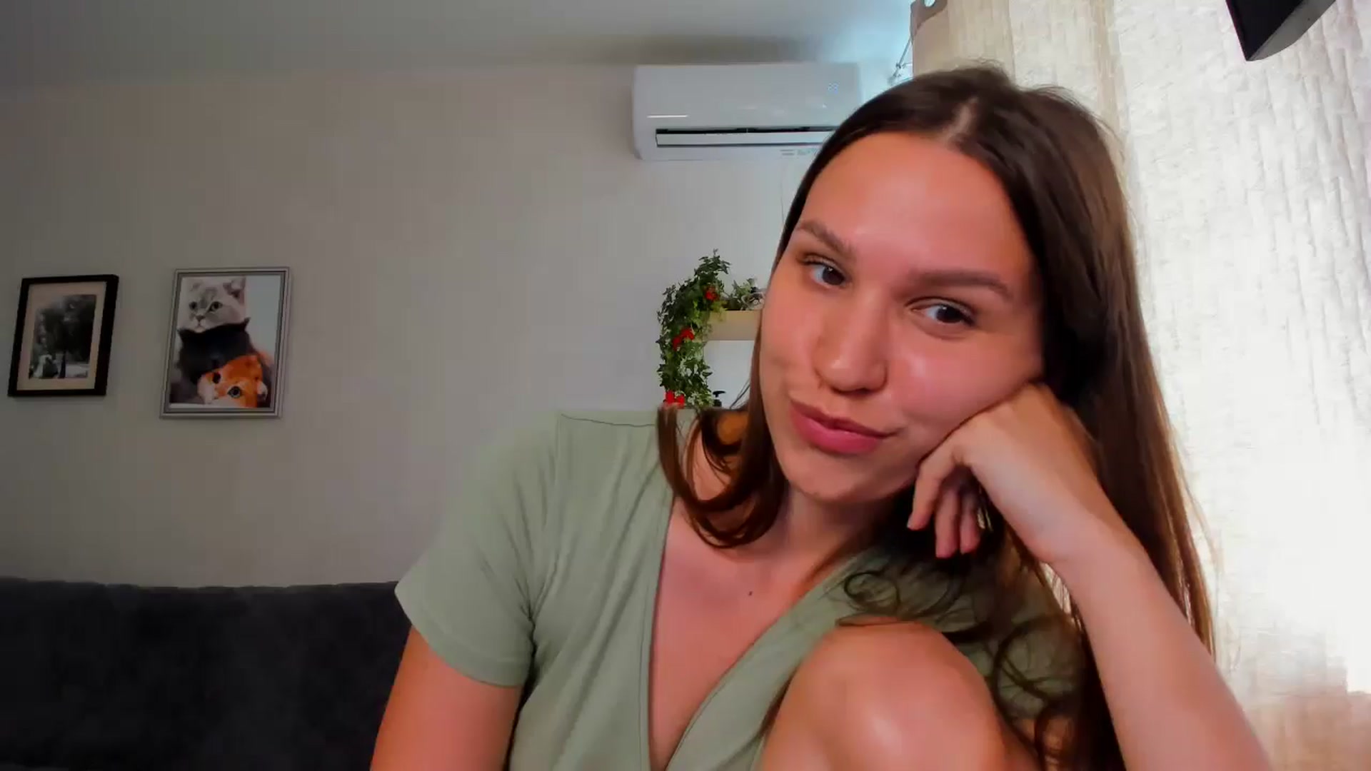 Gallery image thumbnail from WaveOfLove's myfreecams stream on, 06/09/2025, 13:03 image 15 of 20