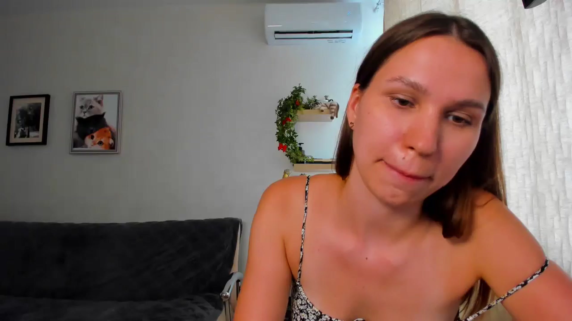Gallery image thumbnail from WaveOfLove's myfreecams stream on, 06/16/2025, 12:56 image 6 of 20