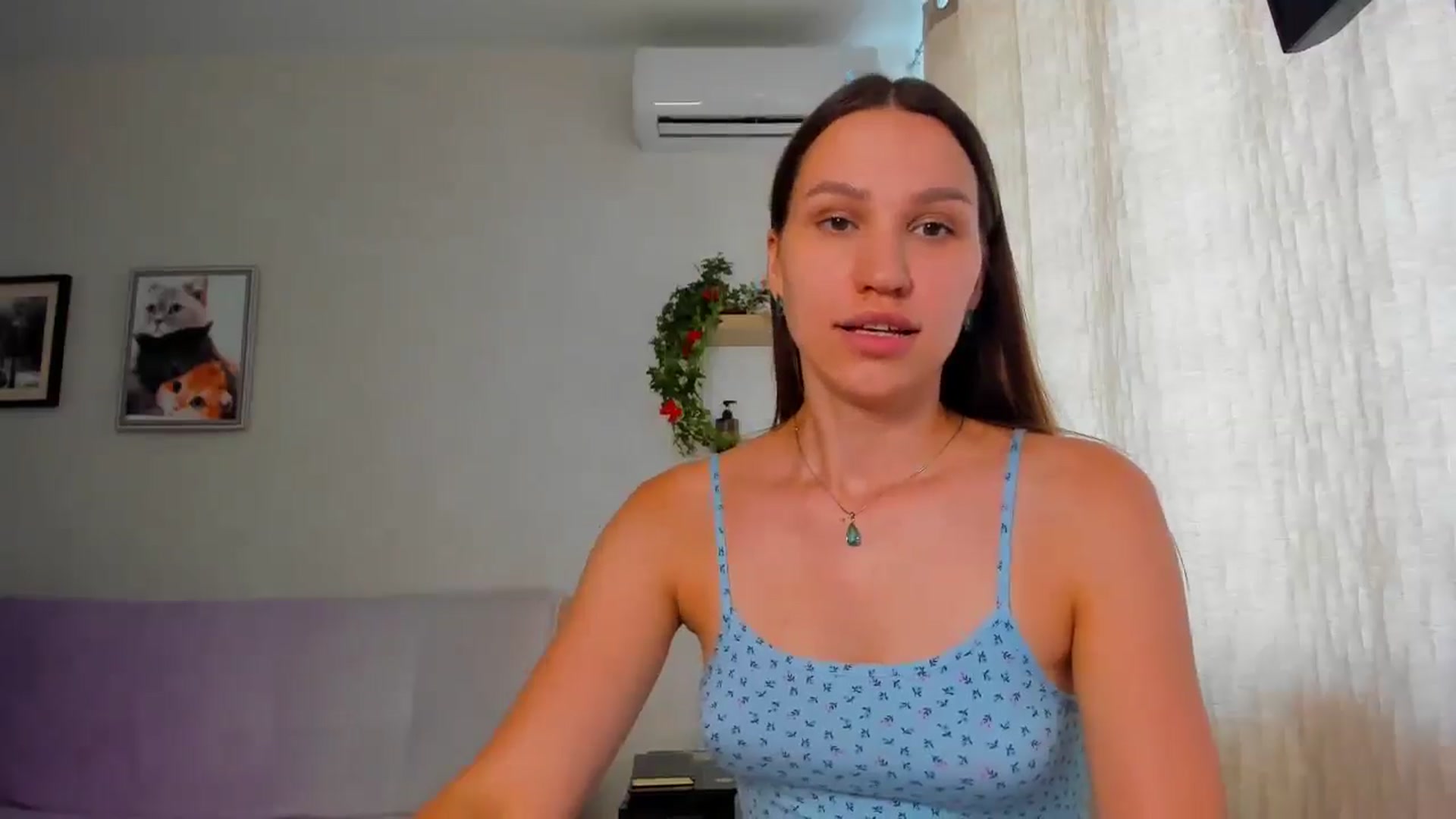 Gallery image thumbnail from WaveOfLove's myfreecams stream on, 06/18/2025, 11:51 image 11 of 20