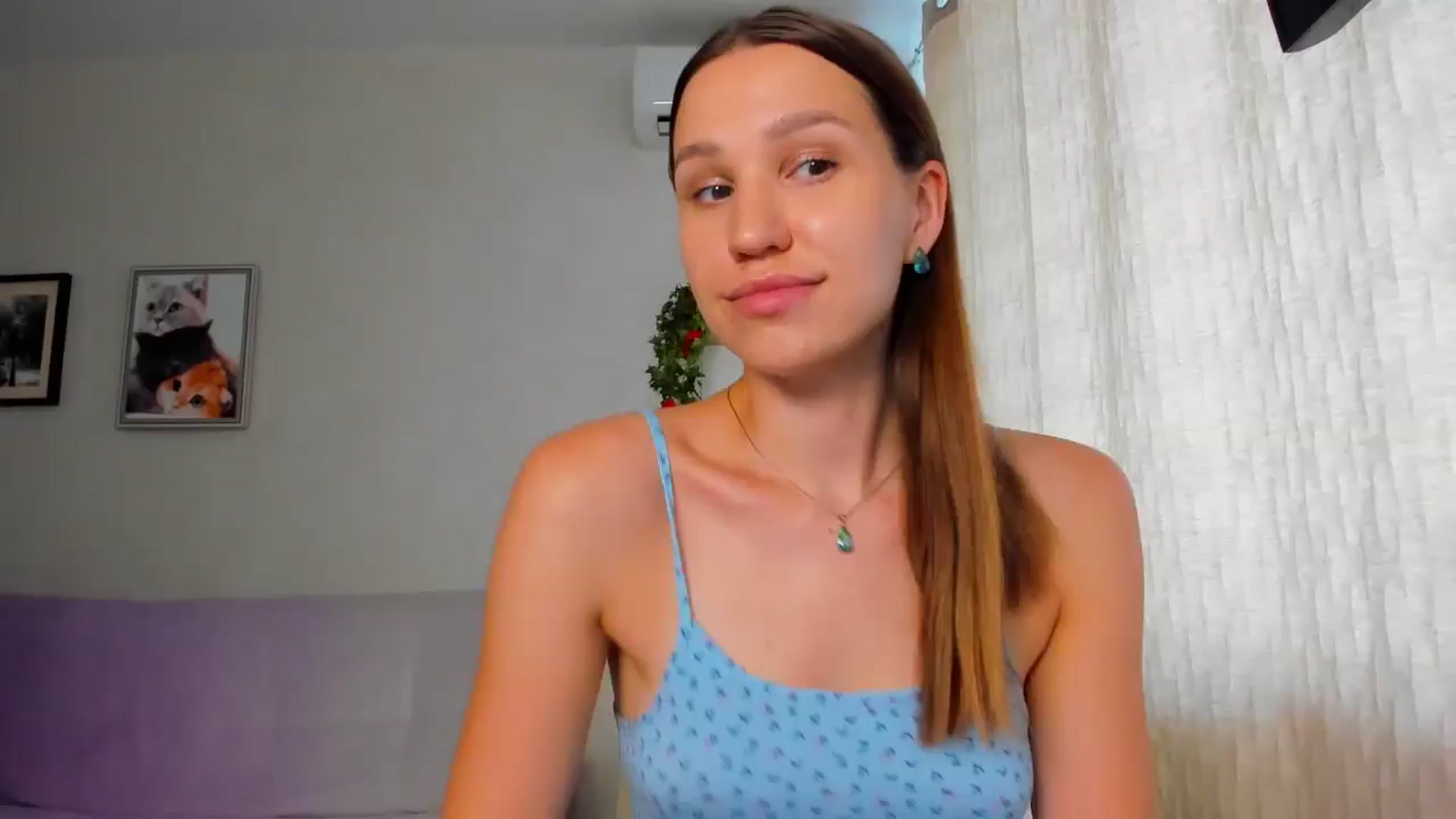 Gallery image thumbnail from WaveOfLove's myfreecams stream on, 06/18/2025, 11:51 image 1 of 20