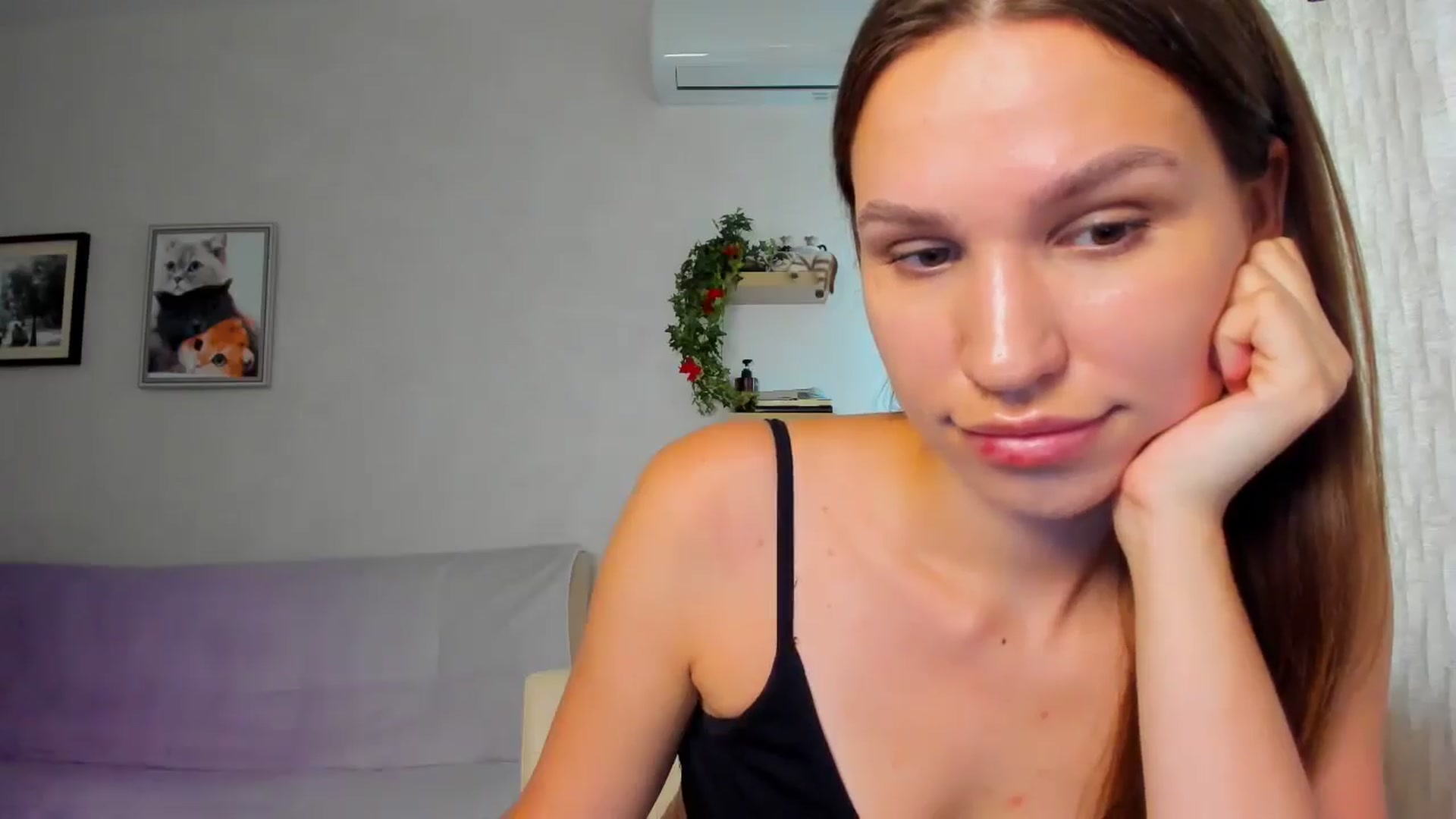 Gallery image thumbnail from WaveOfLove's myfreecams stream on, 06/25/2025, 11:17 image 6 of 20