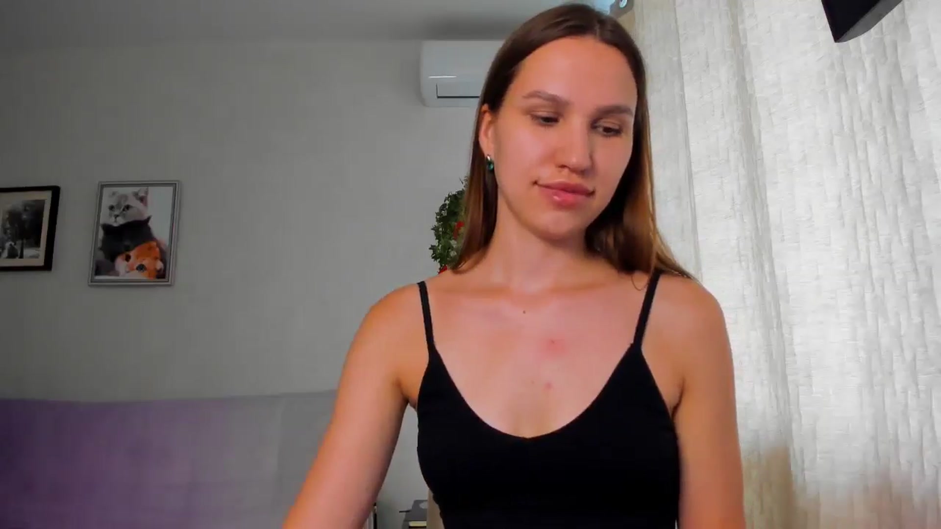 Gallery image thumbnail from WaveOfLove's myfreecams stream on, 06/25/2025, 12:18 image 7 of 20