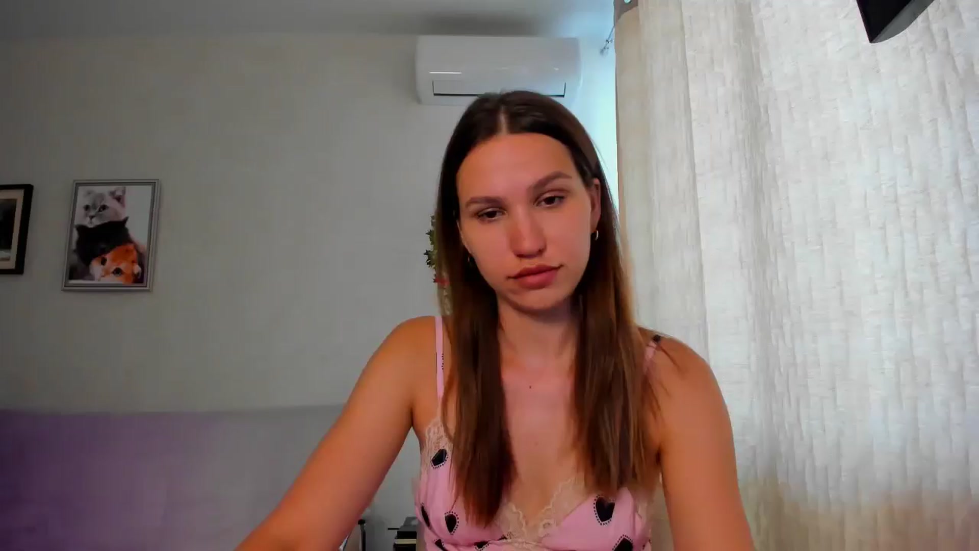 Gallery image thumbnail from WaveOfLove's myfreecams stream on, 07/04/2025, 11:00 image 14 of 20