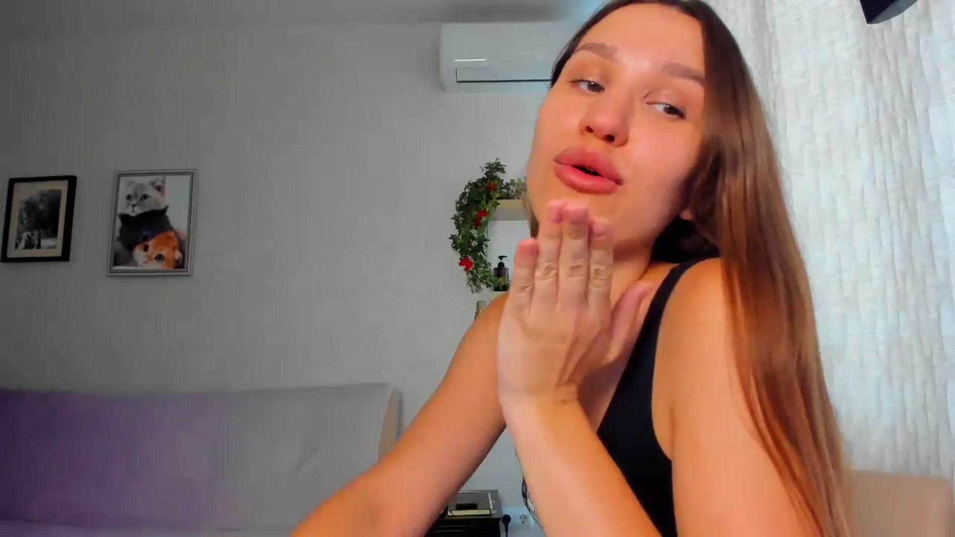 Gallery image thumbnail from WaveOfLove's myfreecams stream on, 07/07/2025, 10:26 image 13 of 20