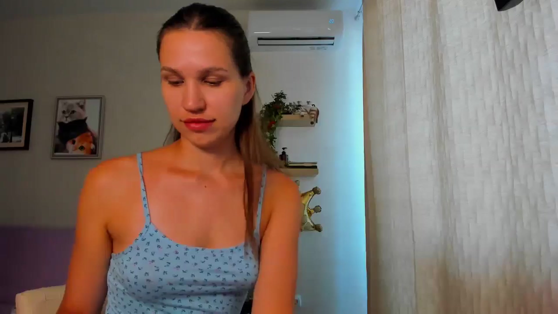 Gallery image thumbnail from WaveOfLove's myfreecams stream on, 07/09/2025, 10:29 image 13 of 20