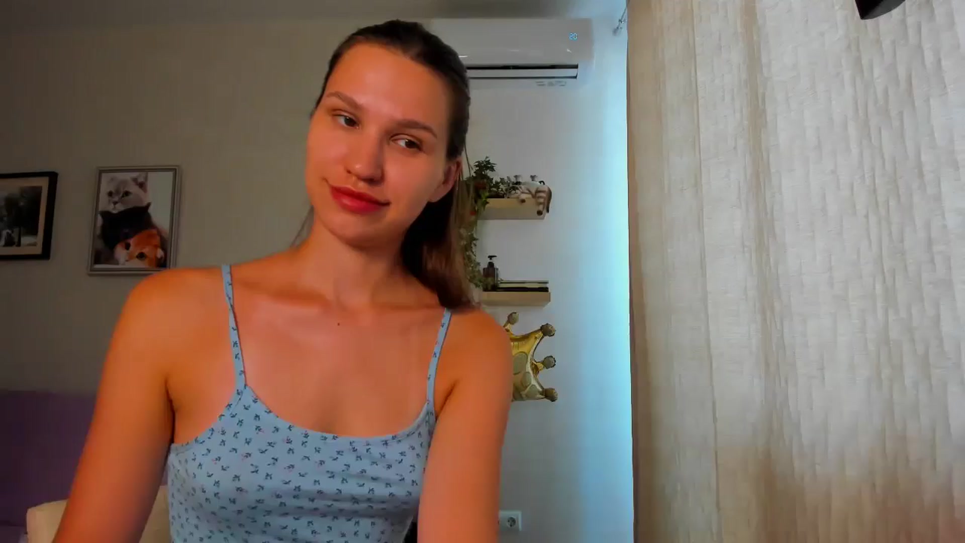 Gallery image thumbnail from WaveOfLove's myfreecams stream on, 07/09/2025, 10:29 image 18 of 20