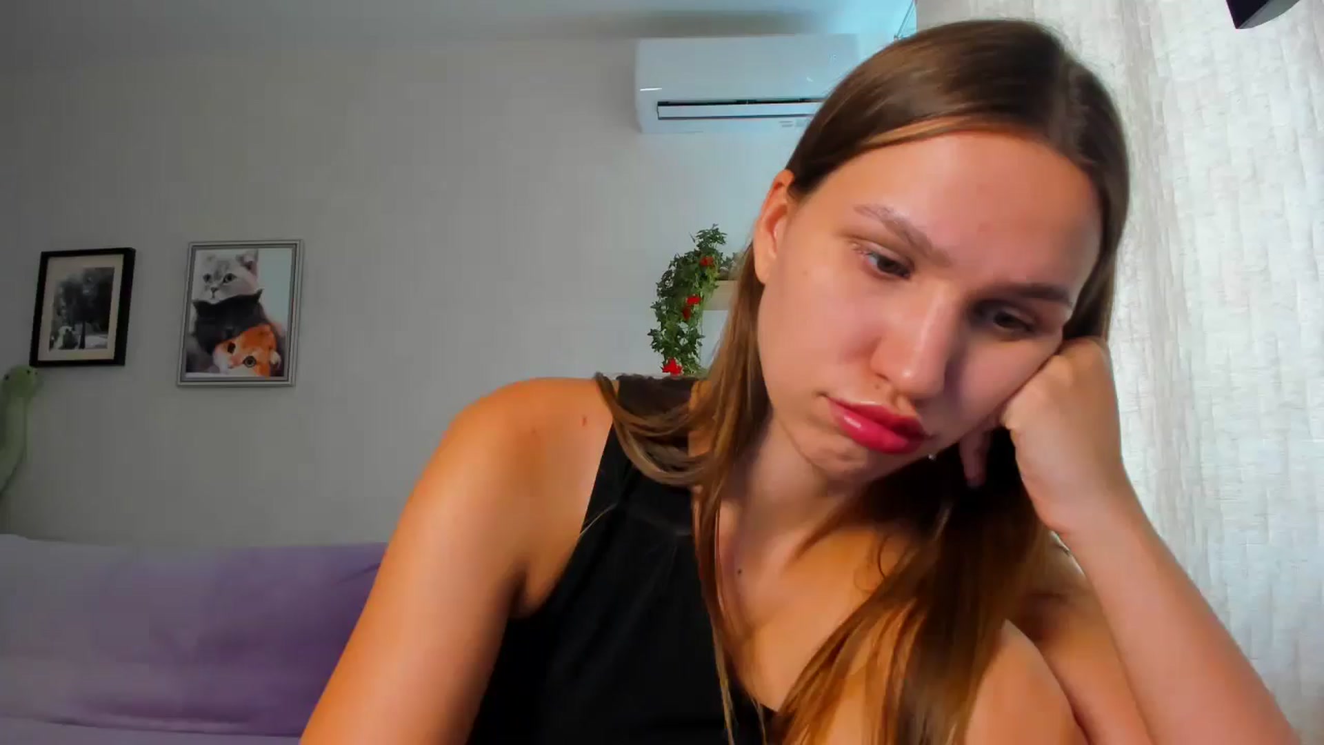 Gallery image thumbnail from WaveOfLove's myfreecams stream on, 07/15/2025, 11:47 image 19 of 20