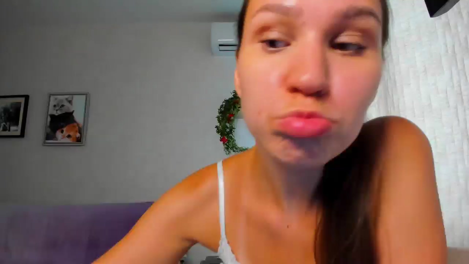 Gallery image thumbnail from WaveOfLove's myfreecams stream on, 07/23/2025, 12:52 image 17 of 20