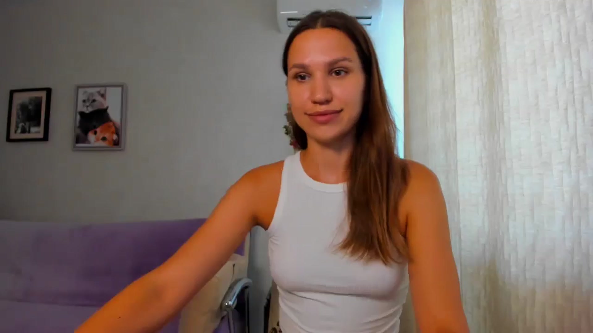 Gallery image thumbnail from WaveOfLove's myfreecams stream on, 07/31/2025, 11:31 image 9 of 20