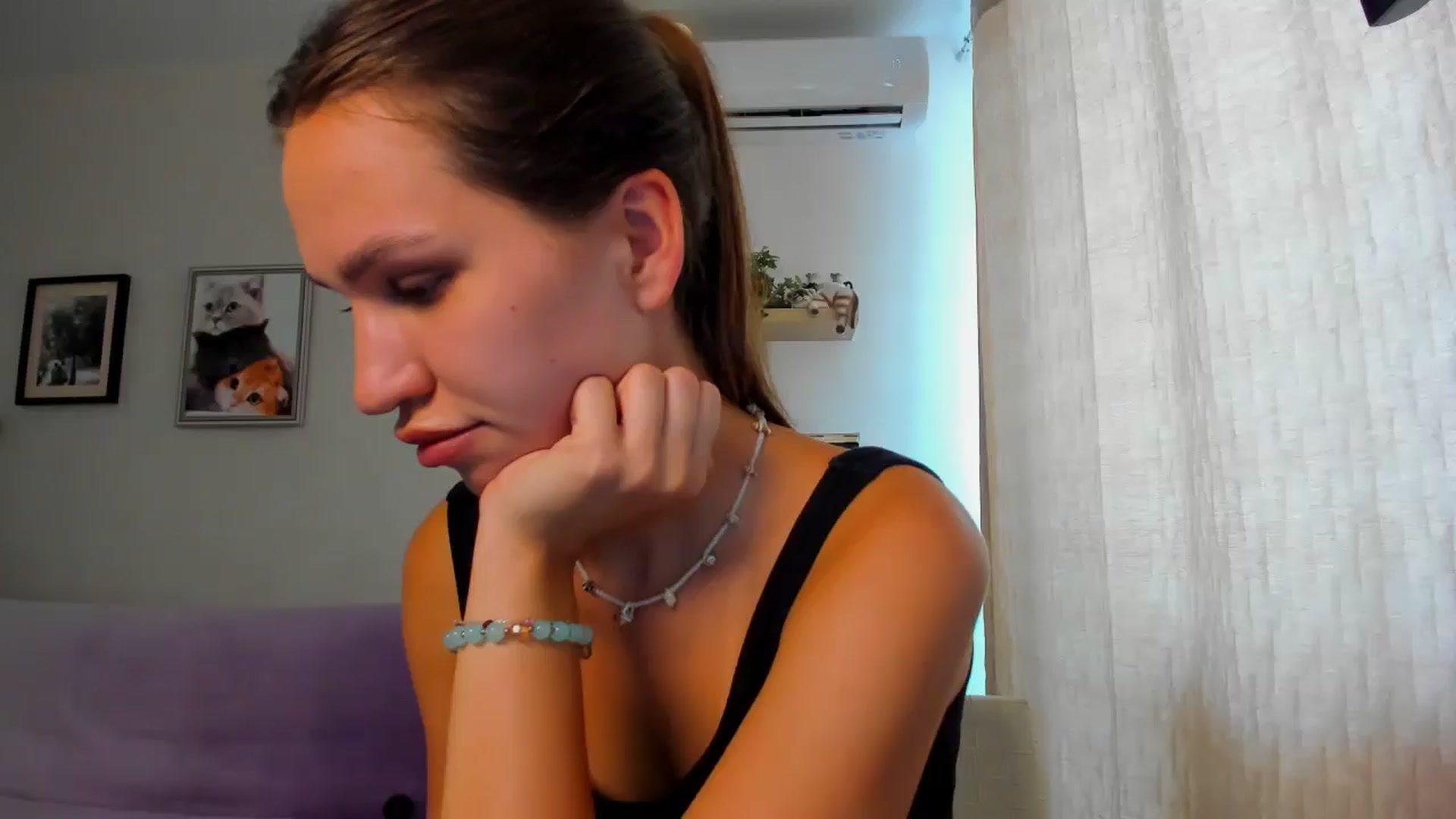 Gallery image thumbnail from WaveOfLove's myfreecams stream on, 08/07/2025, 11:06 image 18 of 20
