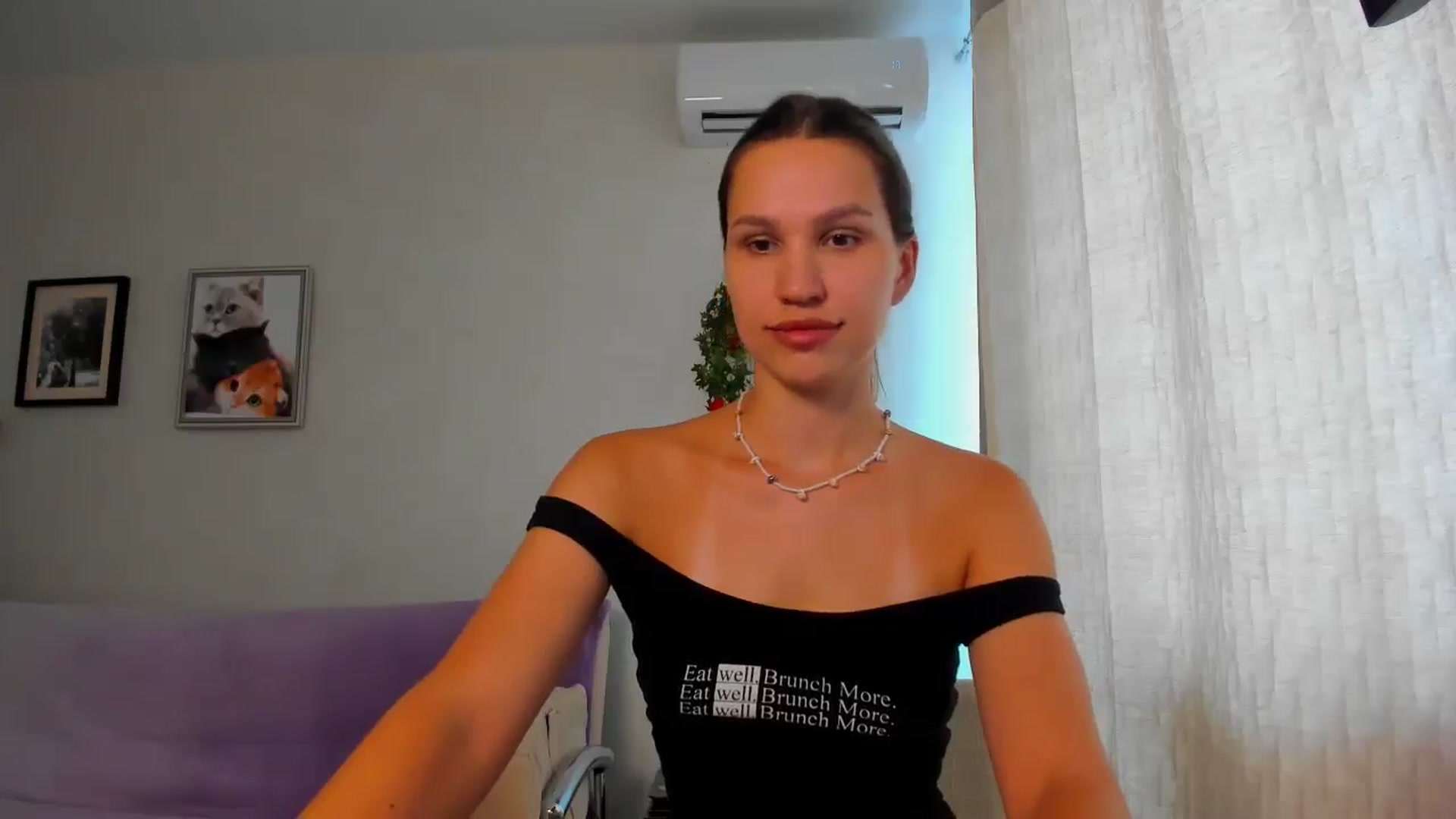 Gallery image thumbnail from WaveOfLove's myfreecams stream on, 08/07/2025, 11:06 image 14 of 20
