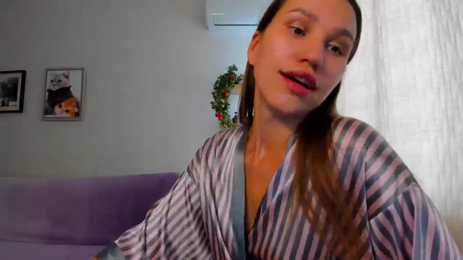 Gallery image thumbnail from WaveOfLove's myfreecams stream on, 08/21/2025, 11:58 image 10 of 20