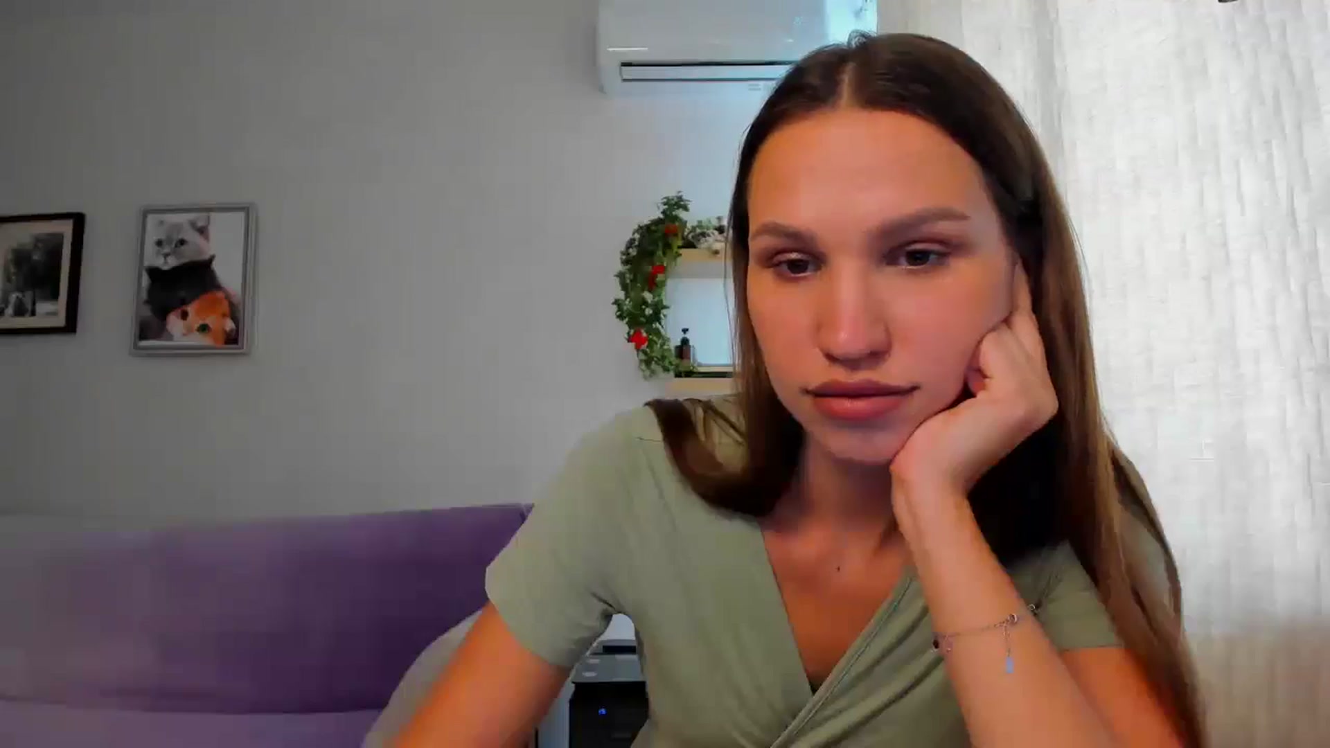 Gallery image thumbnail from WaveOfLove's myfreecams stream on, 08/26/2025, 11:25 image 12 of 20