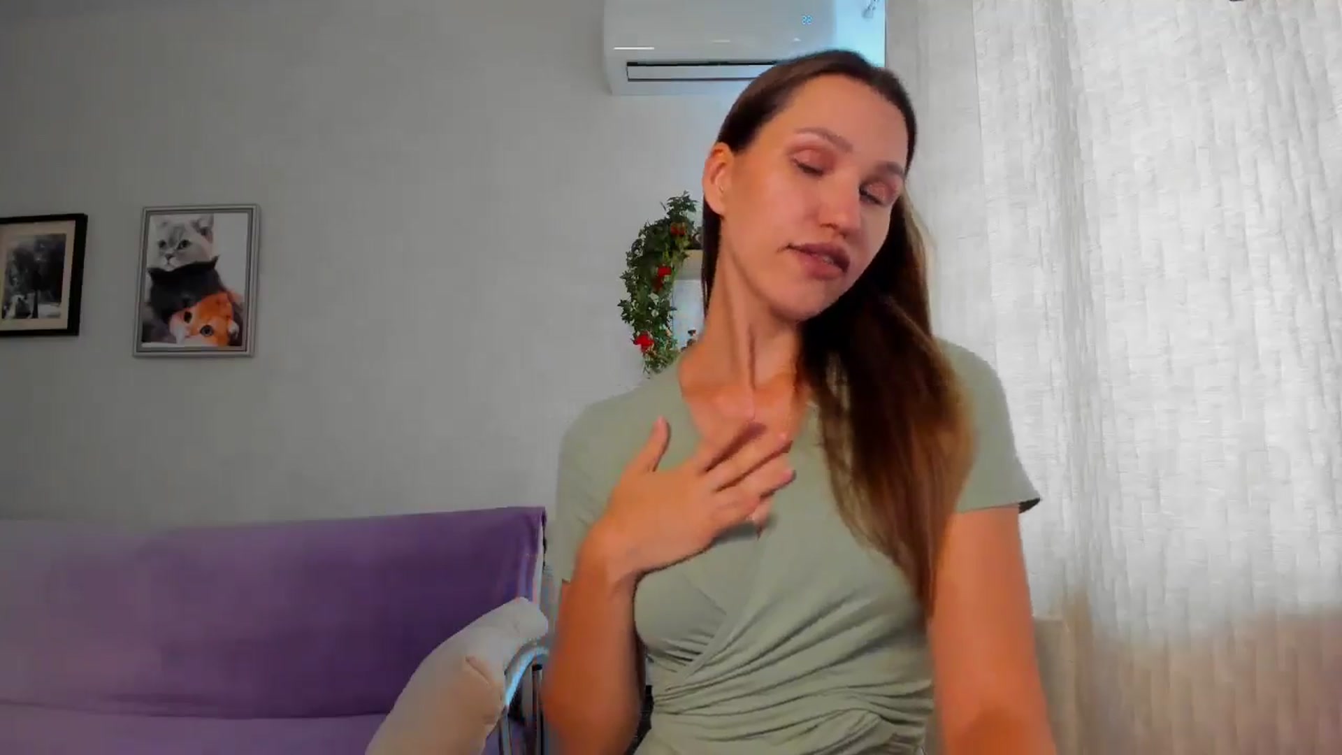 Gallery image thumbnail from WaveOfLove's myfreecams stream on, 08/26/2025, 11:25 image 4 of 20