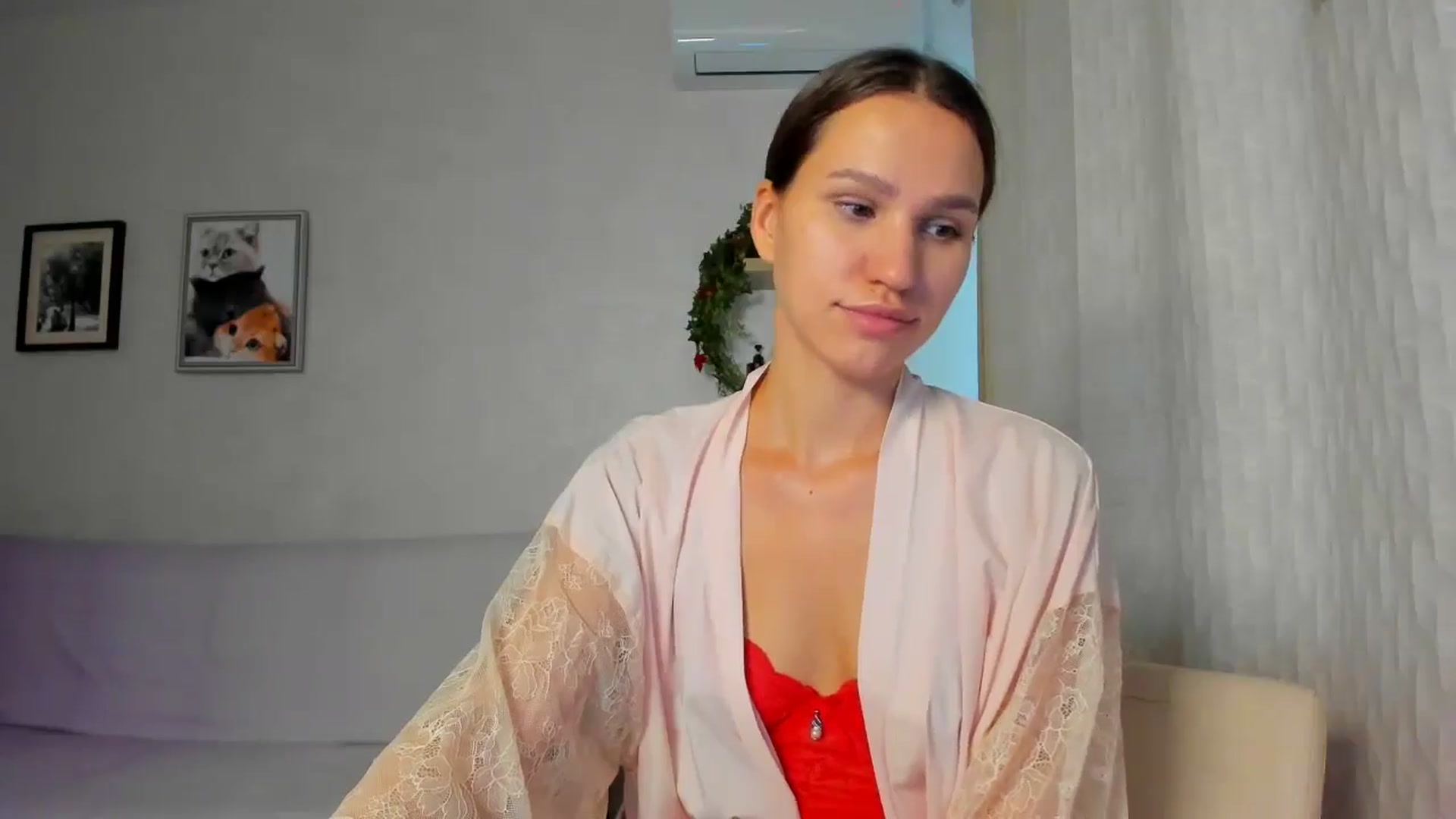 Gallery image thumbnail from WaveOfLove's myfreecams stream on, 10/13/2025, 12:52 image 15 of 20