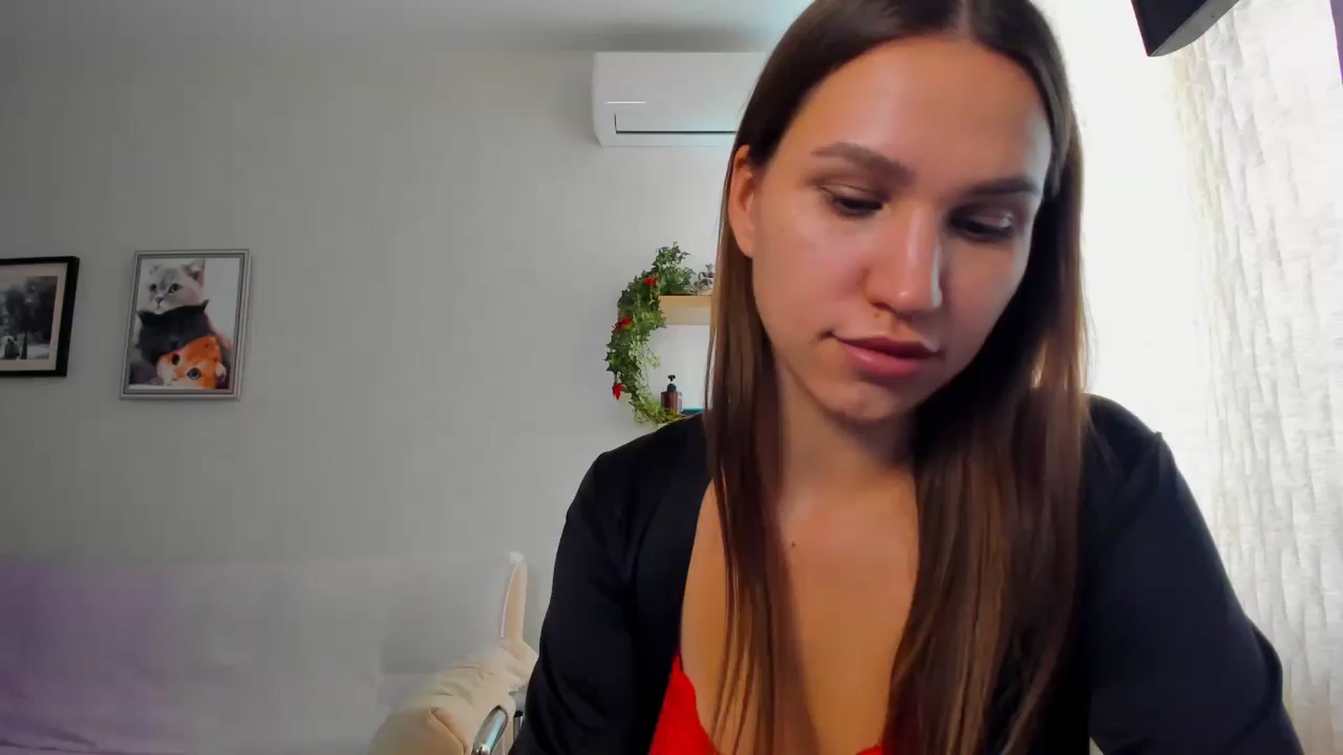 Gallery image thumbnail from WaveOfLove's myfreecams stream on, 10/14/2025, 12:47 image 7 of 20