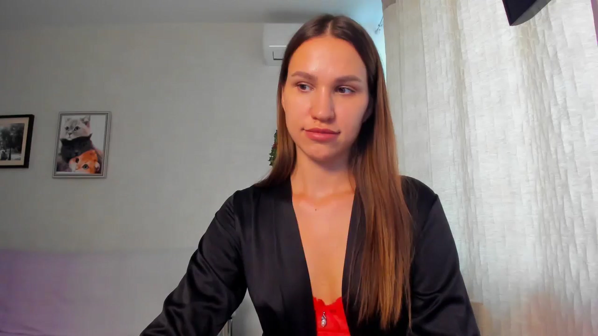 Gallery image thumbnail from WaveOfLove's myfreecams stream on, 10/14/2025, 12:47 image 11 of 20