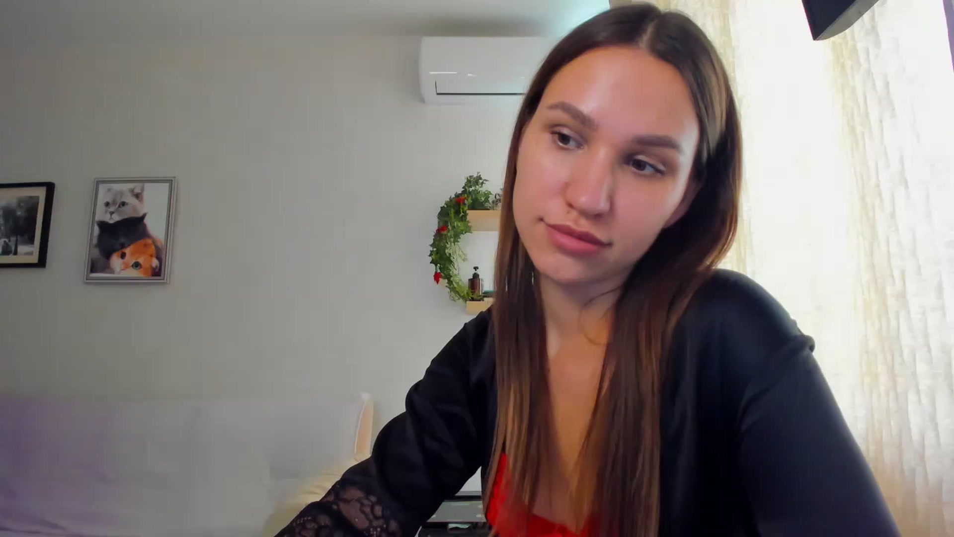 Gallery image thumbnail from WaveOfLove's myfreecams stream on, 10/14/2025, 12:47 image 18 of 20