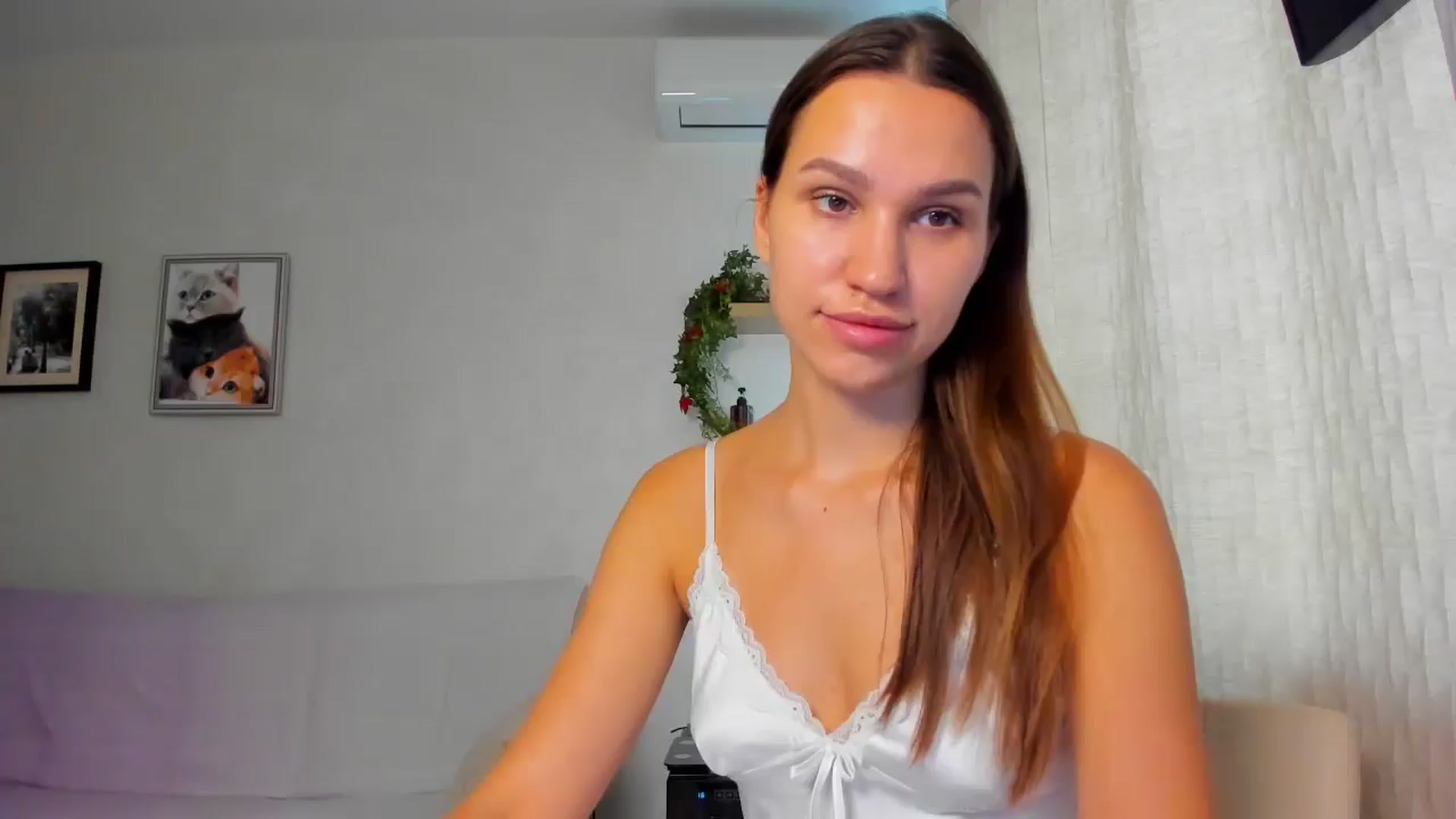 Gallery image thumbnail from WaveOfLove's myfreecams stream on, 10/15/2025, 11:03 image 2 of 20