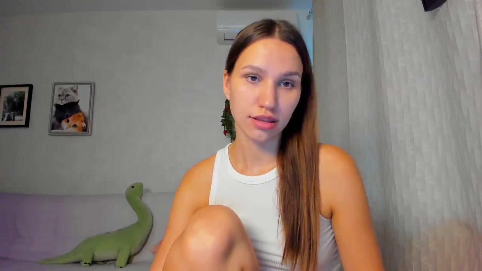 Gallery image thumbnail from WaveOfLove's myfreecams stream on, 10/27/2025, 13:21 image 18 of 20