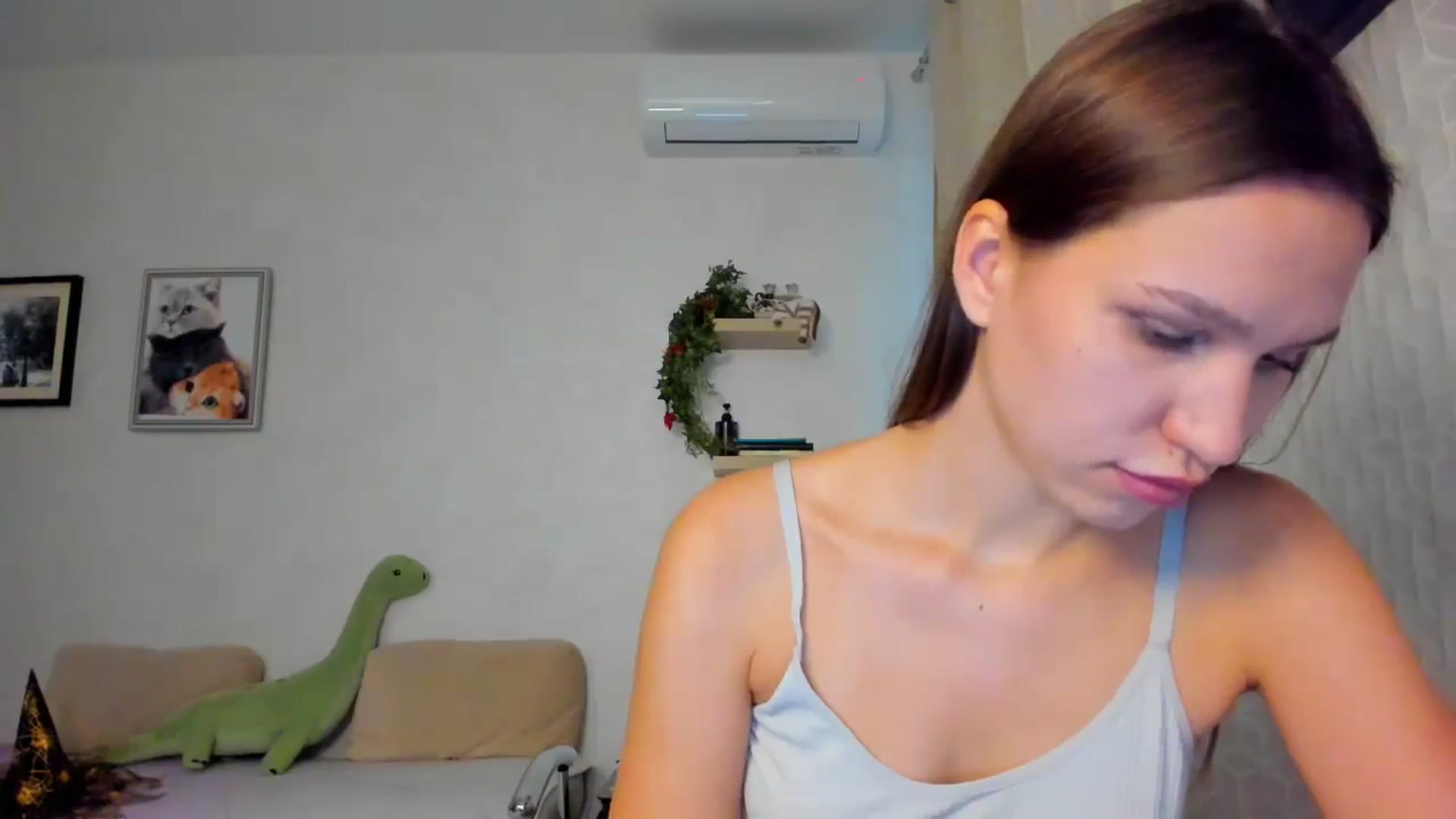 Gallery image thumbnail from WaveOfLove's myfreecams stream on, 10/31/2025, 13:40 image 17 of 20