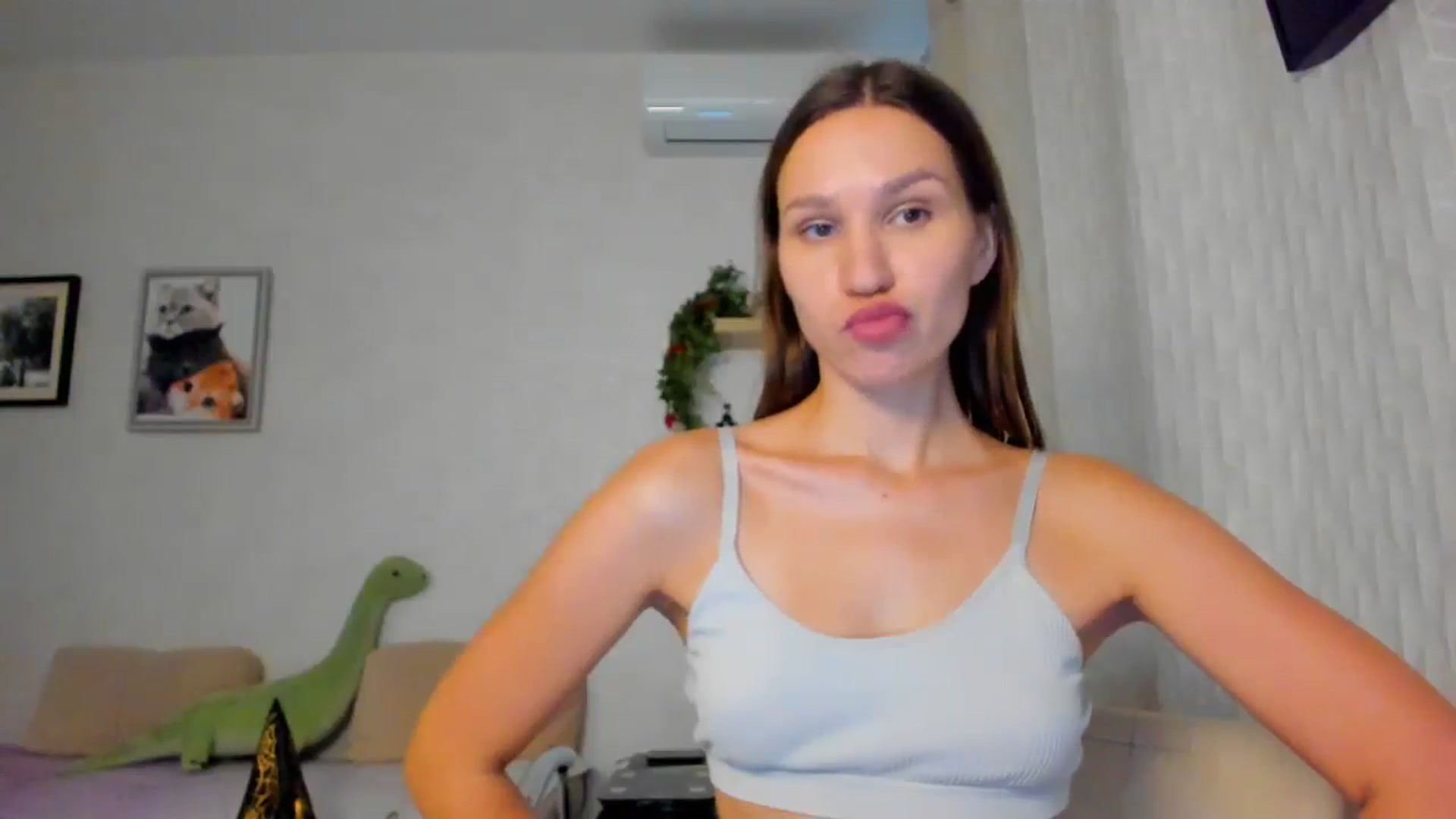Gallery image thumbnail from WaveOfLove's myfreecams stream on, 10/31/2025, 13:40 image 16 of 20