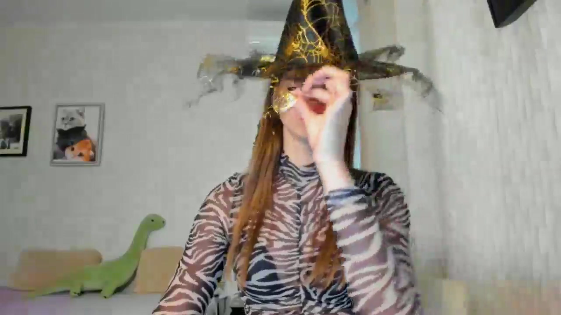 Gallery image thumbnail from WaveOfLove's myfreecams stream on, 10/31/2025, 13:40 image 13 of 20