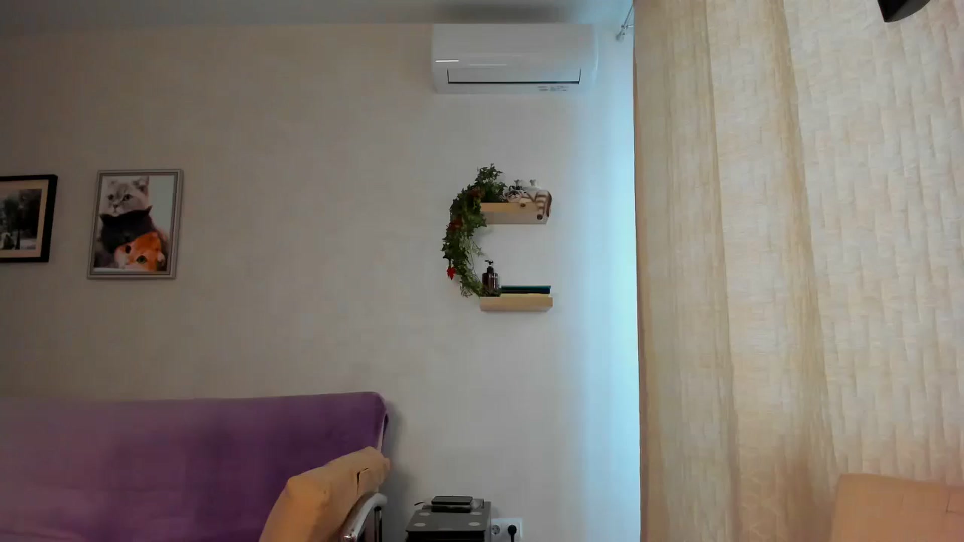 Gallery image thumbnail from WaveOfLove's myfreecams stream on, 11/07/2025, 11:29 image 1 of 20