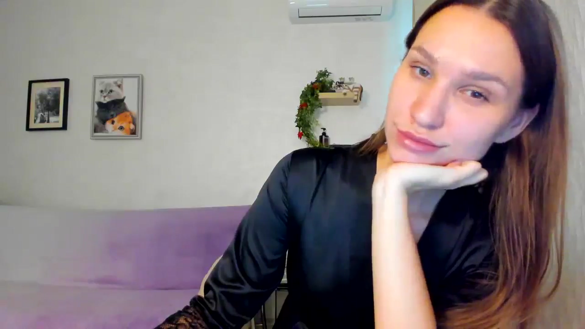 Gallery image thumbnail from WaveOfLove's myfreecams stream on, 11/12/2025, 10:38 image 8 of 20