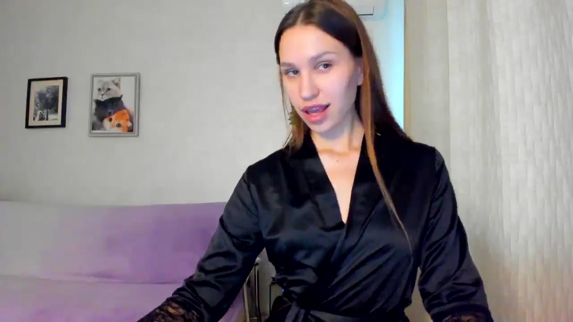 Gallery image thumbnail from WaveOfLove's myfreecams stream on, 11/12/2025, 10:38 image 13 of 20