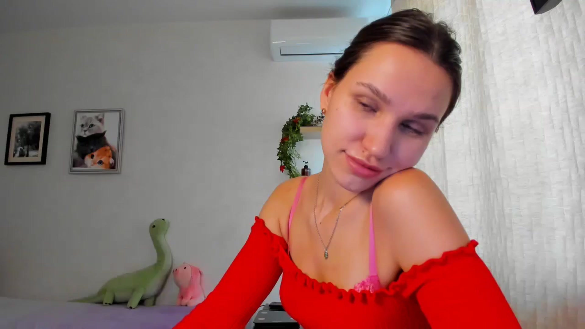 Gallery image thumbnail from WaveOfLove's myfreecams stream on, 11/26/2025, 10:22 image 13 of 20