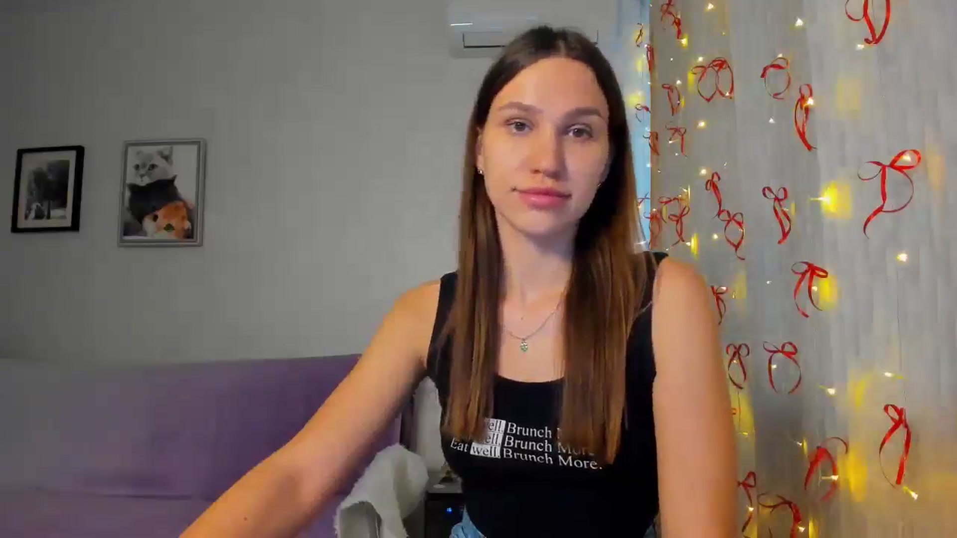 Gallery image thumbnail from WaveOfLove's myfreecams stream on, 12/10/2025, 10:25 image 6 of 20