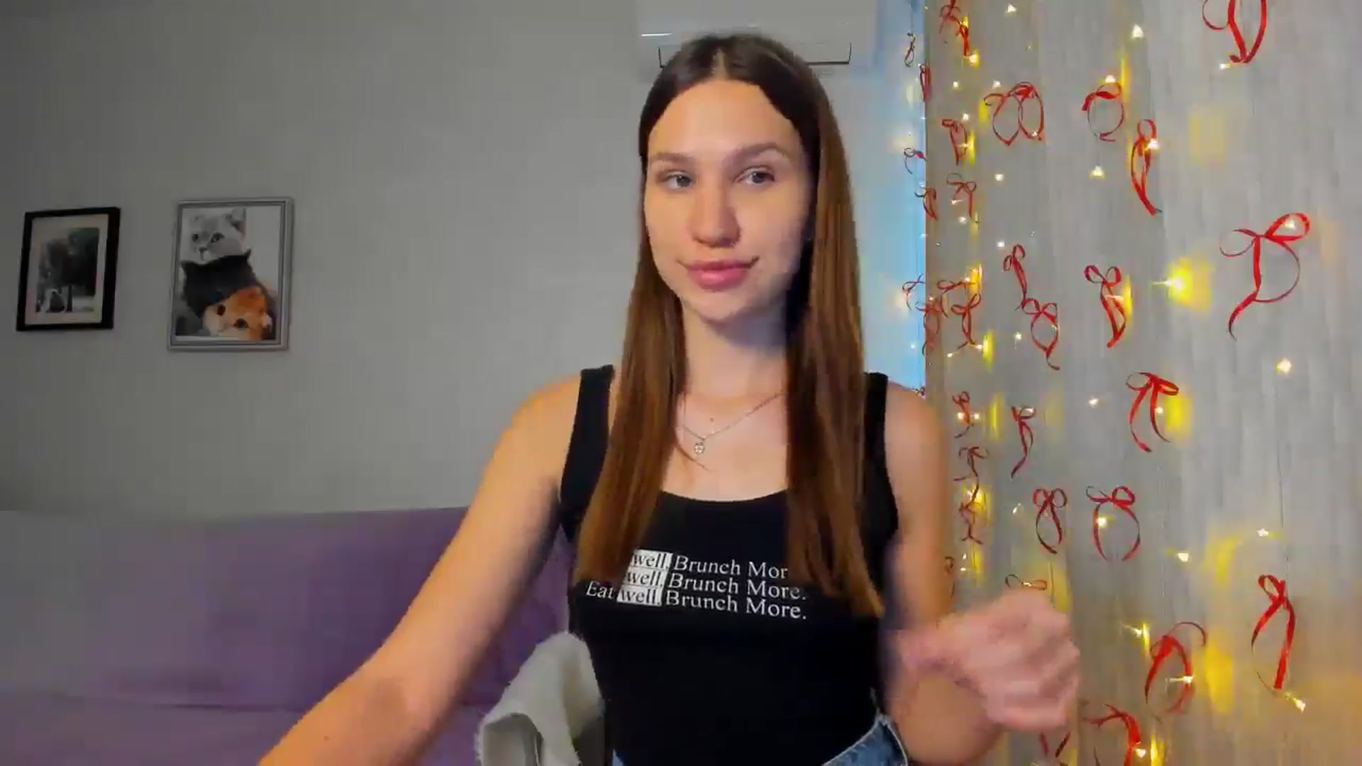 Gallery image thumbnail from WaveOfLove's myfreecams stream on, 12/10/2025, 10:25 image 4 of 20
