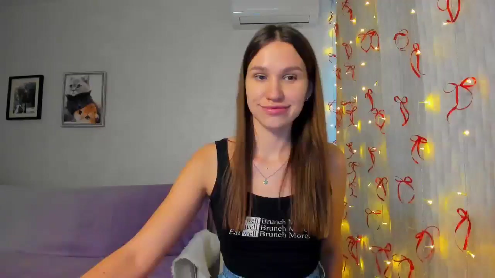 Gallery image thumbnail from WaveOfLove's myfreecams stream on, 12/10/2025, 10:25 image 18 of 20