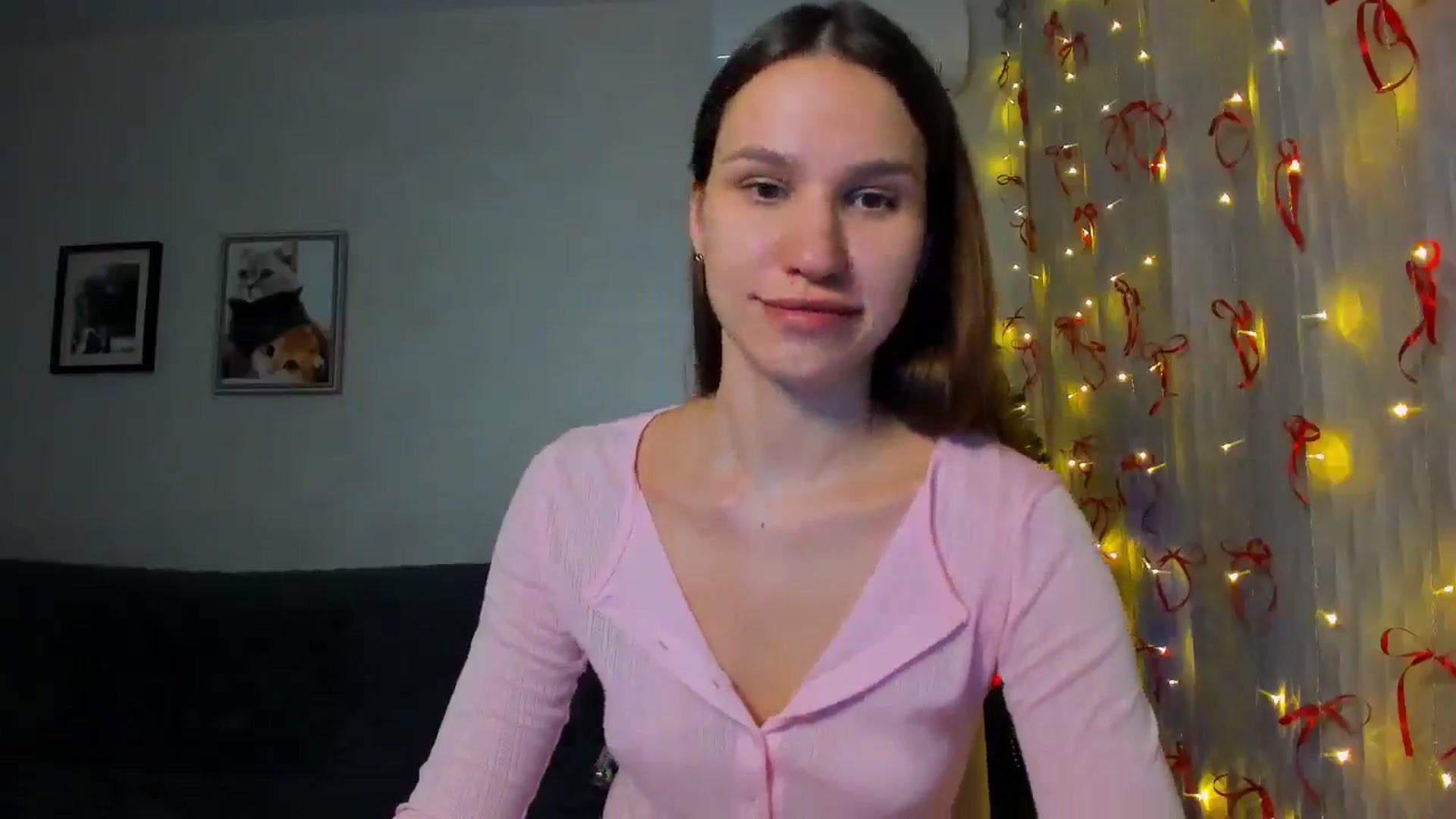 Gallery image thumbnail from WaveOfLove's myfreecams stream on, 12/18/2025, 17:12 image 12 of 20