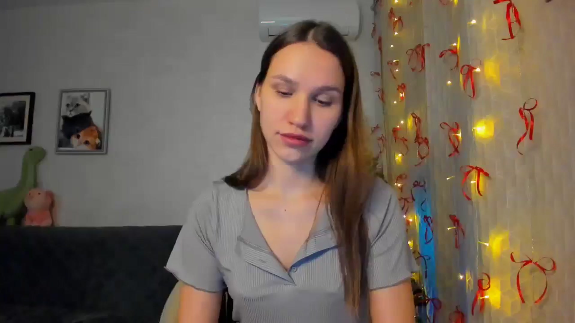 Gallery image thumbnail from WaveOfLove's myfreecams stream on, 12/21/2025, 17:16 image 9 of 20