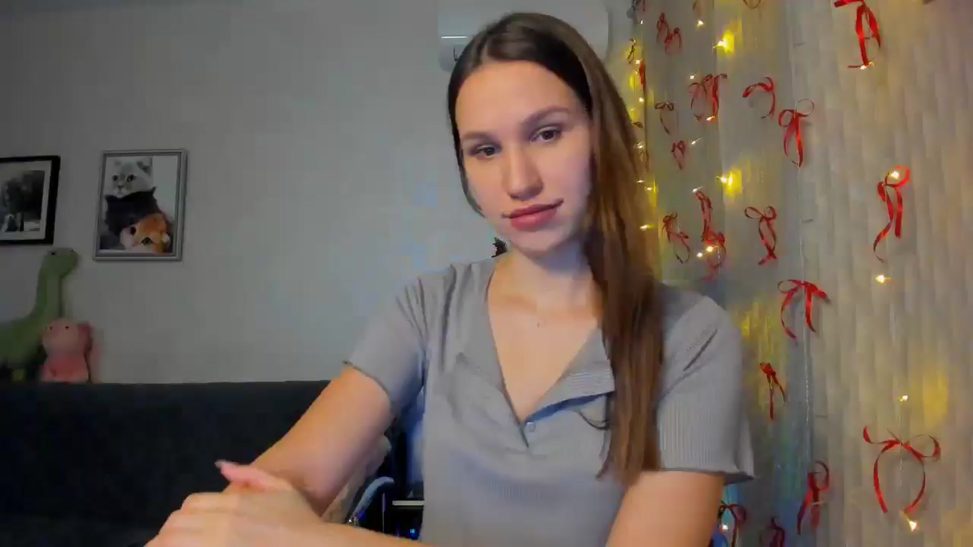 Gallery image thumbnail from WaveOfLove's myfreecams stream on, 12/21/2025, 17:16 image 10 of 20