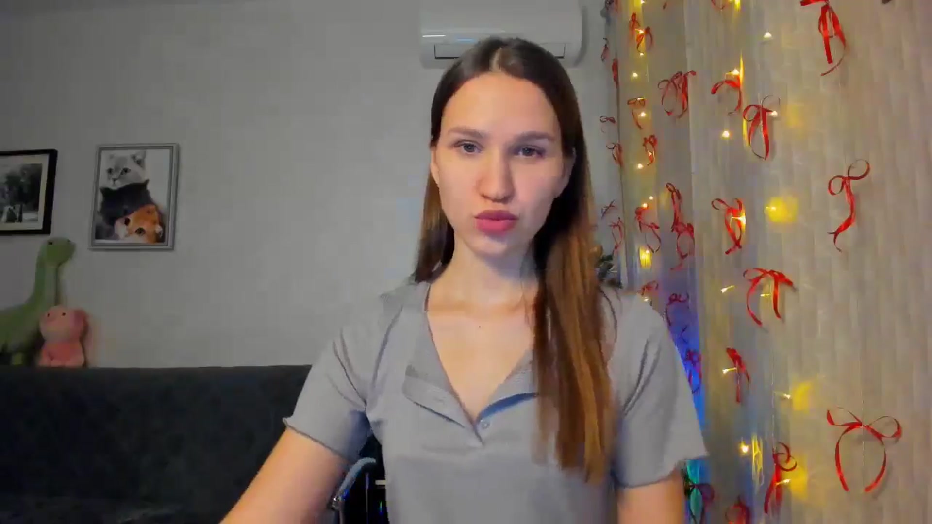 Gallery image thumbnail from WaveOfLove's myfreecams stream on, 12/21/2025, 17:16 image 17 of 20