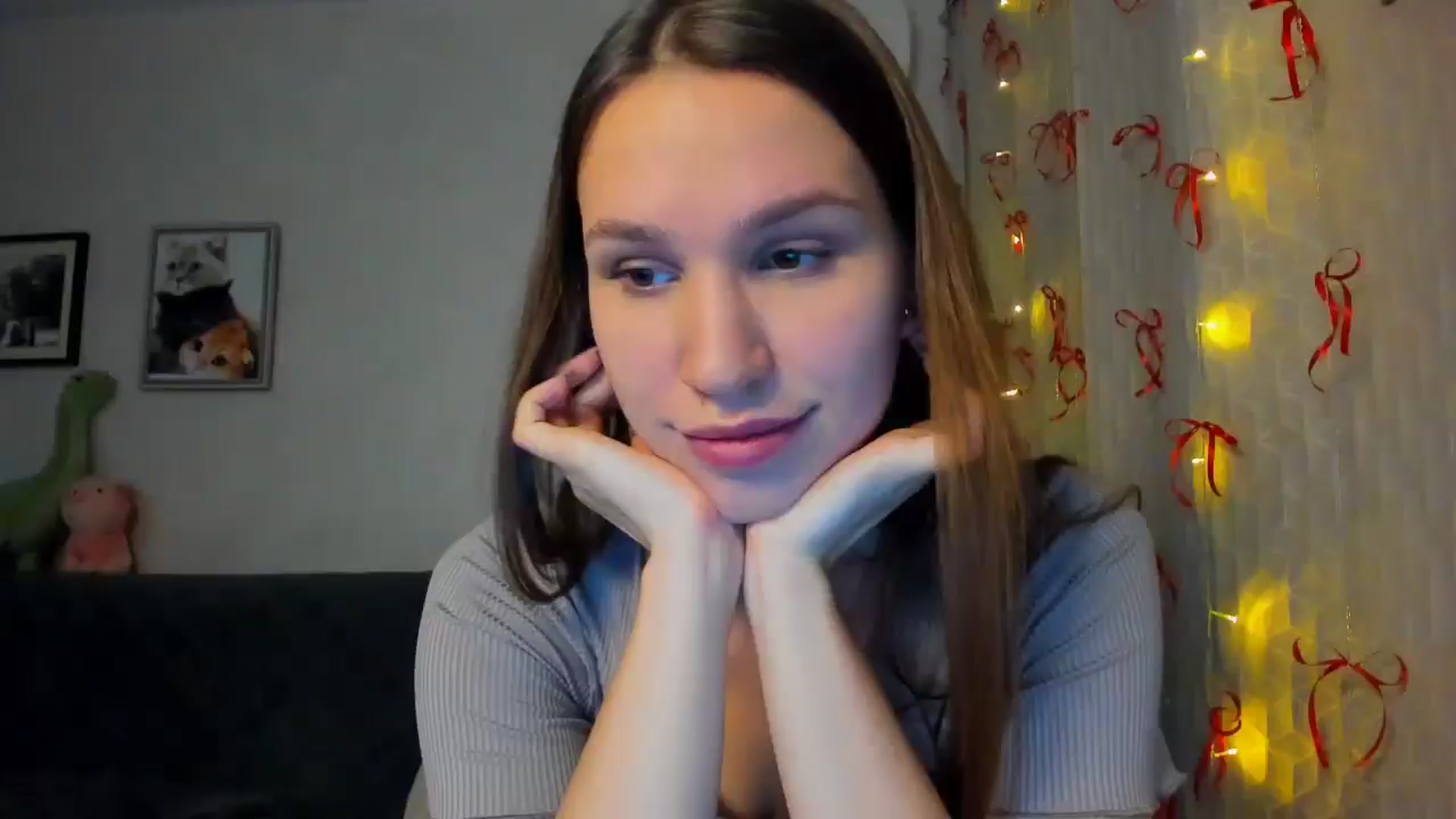 Gallery image thumbnail from WaveOfLove's myfreecams stream on, 12/21/2025, 17:16 image 1 of 20