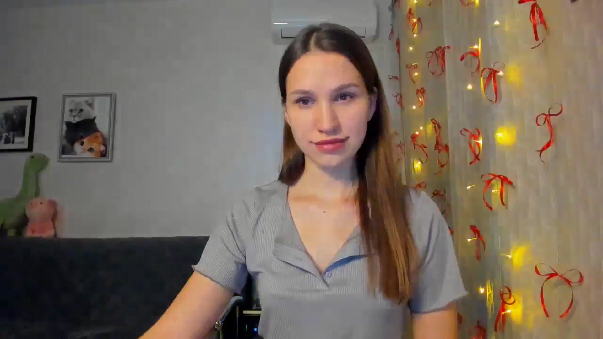 Gallery image thumbnail from WaveOfLove's myfreecams stream on, 12/21/2025, 17:16 image 16 of 20