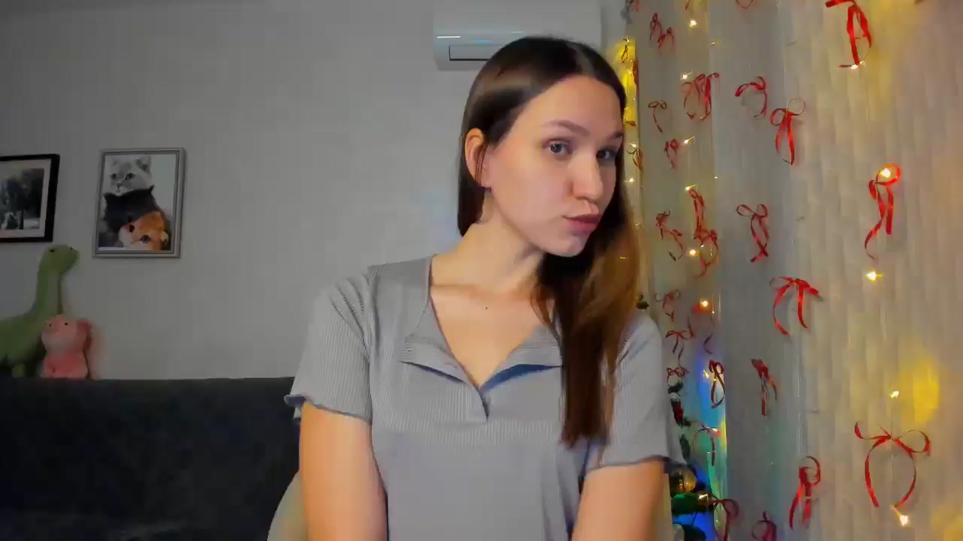 Gallery image thumbnail from WaveOfLove's myfreecams stream on, 12/21/2025, 17:16 image 11 of 20