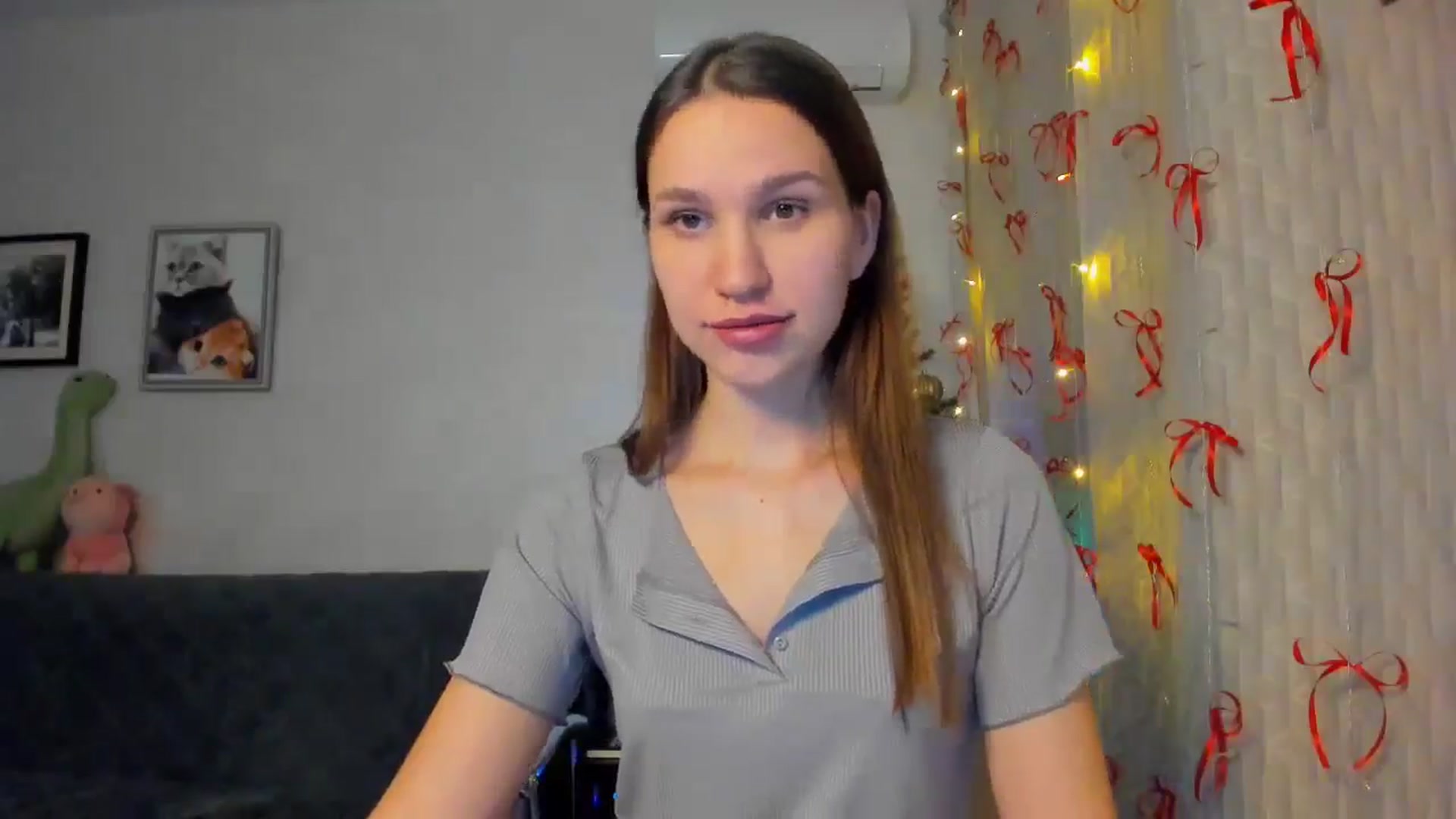 Gallery image thumbnail from WaveOfLove's myfreecams stream on, 12/21/2025, 17:16 image 2 of 20