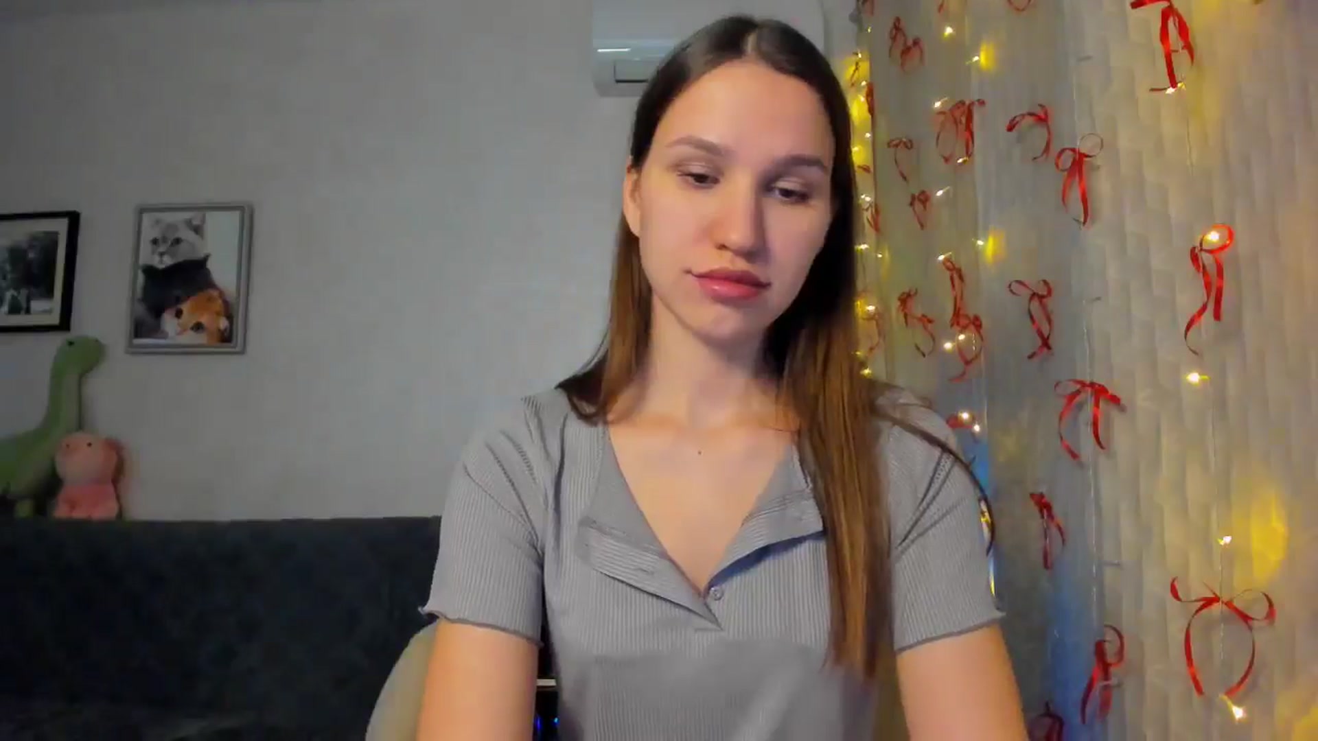 Gallery image thumbnail from WaveOfLove's myfreecams stream on, 12/21/2025, 17:16 image 4 of 20