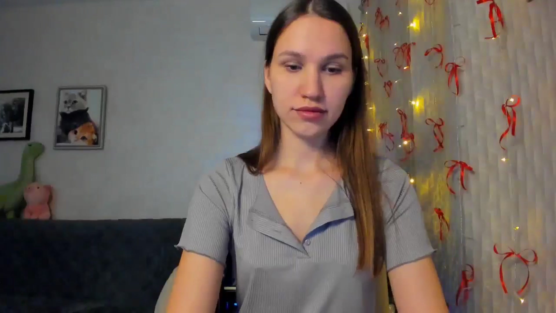 Gallery image thumbnail from WaveOfLove's myfreecams stream on, 12/21/2025, 17:16 image 6 of 20