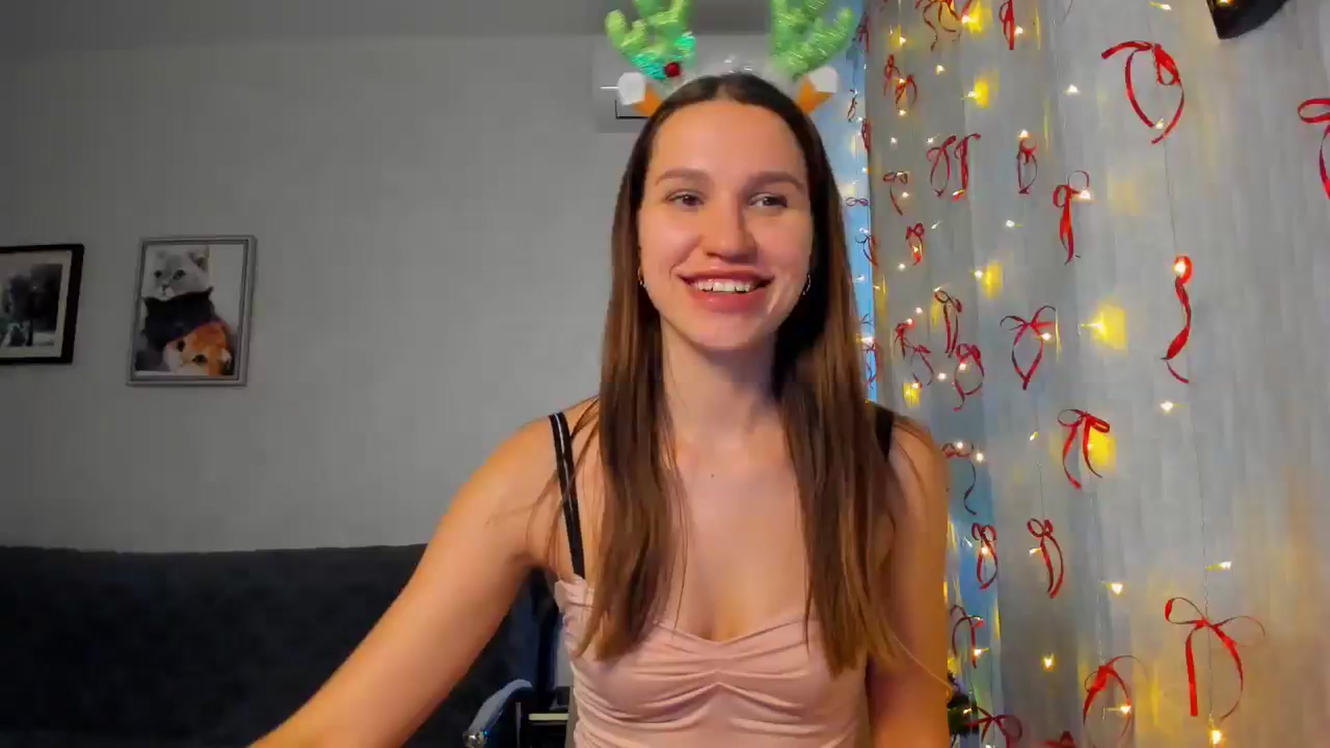 Gallery image thumbnail from WaveOfLove's myfreecams stream on, 12/27/2025, 12:24 image 11 of 20