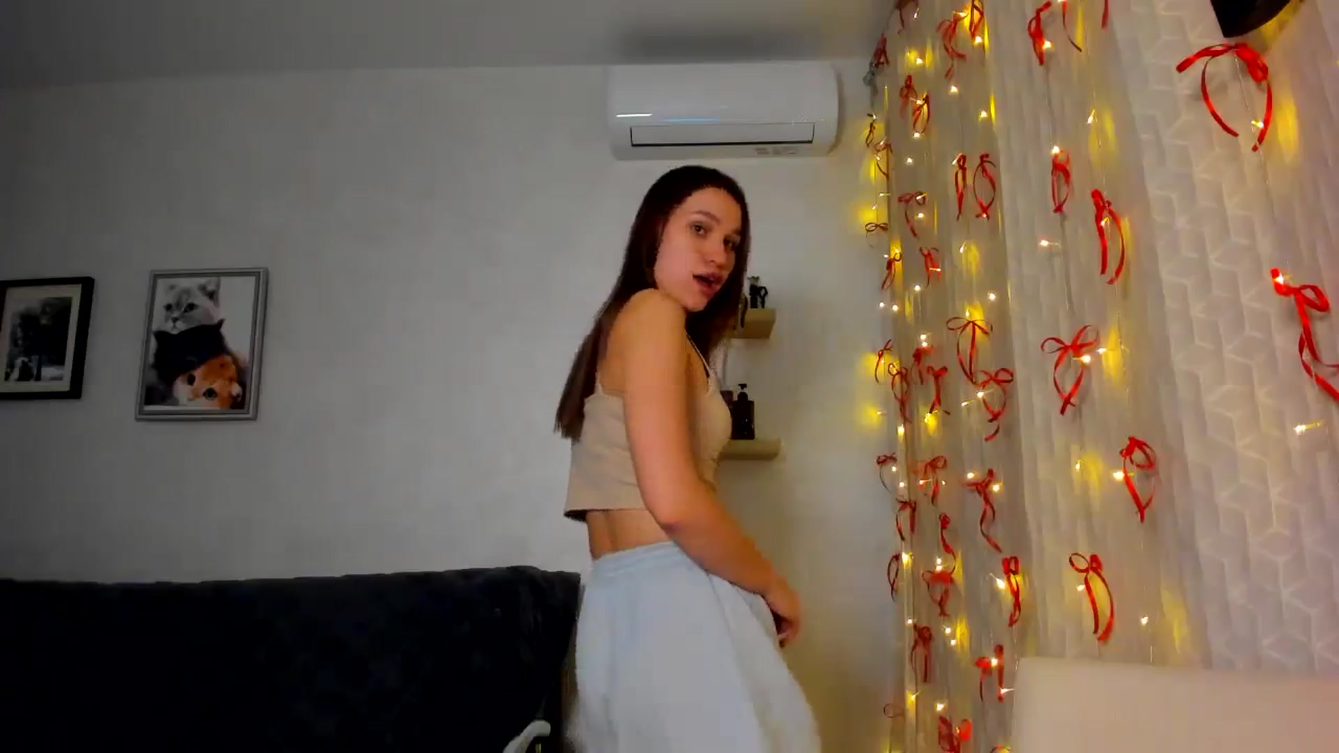 Gallery image thumbnail from WaveOfLove's myfreecams stream on, 01/23/2026, 17:04 image 7 of 20