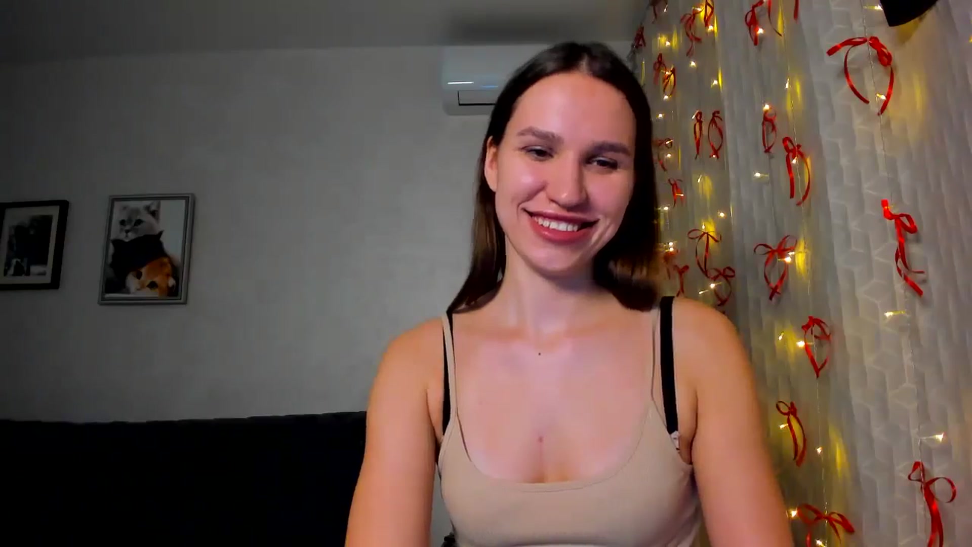 Gallery image thumbnail from WaveOfLove's myfreecams stream on, 01/23/2026, 17:04 image 13 of 20
